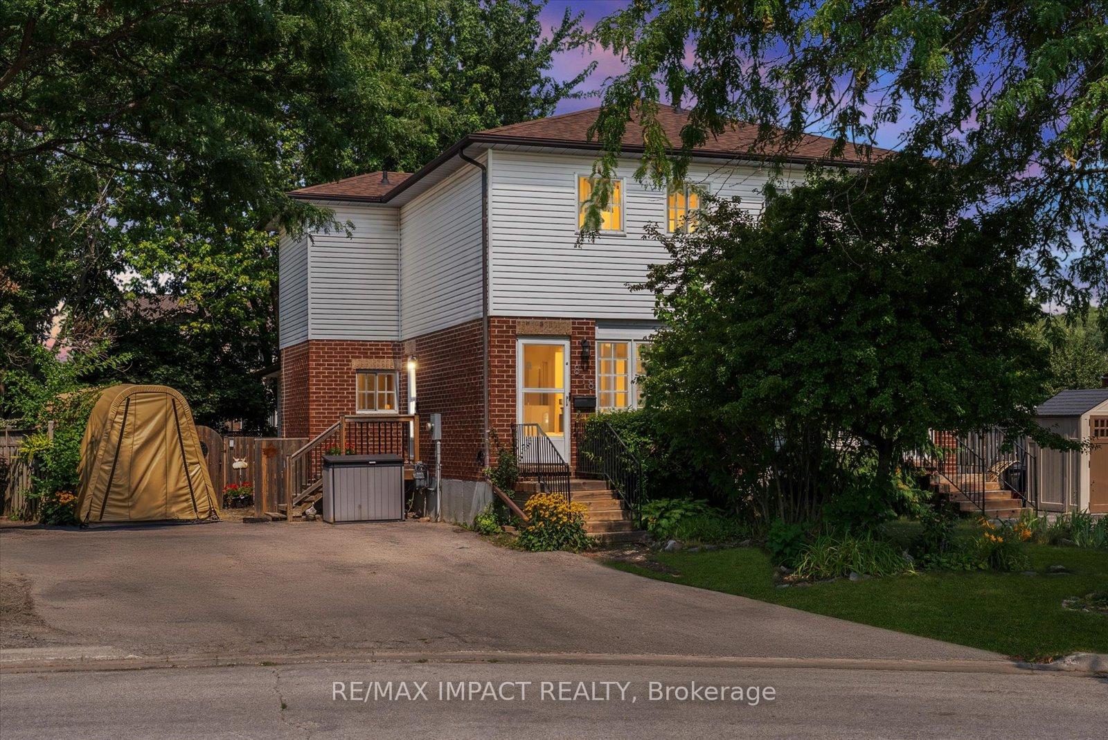 Front of 818 Buttonbush Court
