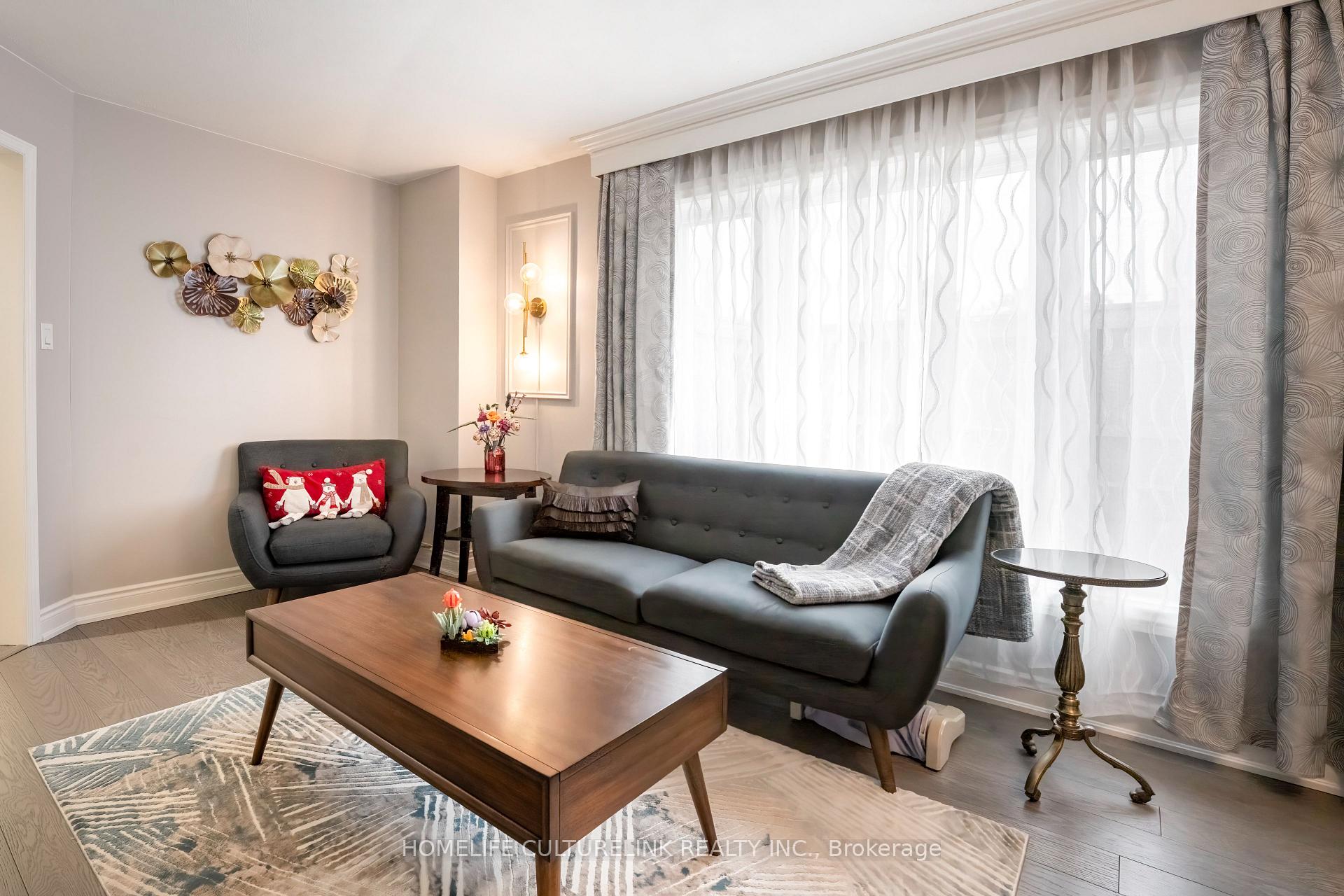 Photo 7 of 116 Sherwood Park Drive, Vaughan, Concord — HOMEH