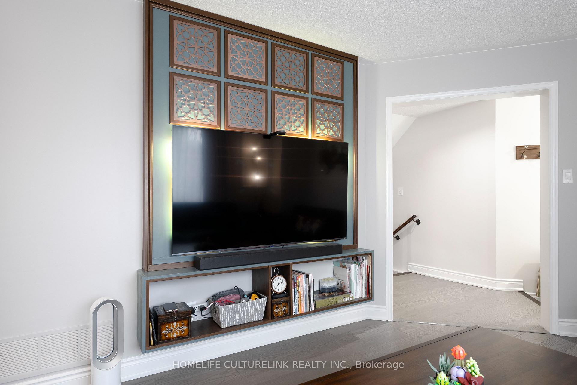 Photo 8 of 116 Sherwood Park Drive, Vaughan, Concord — HOMEH