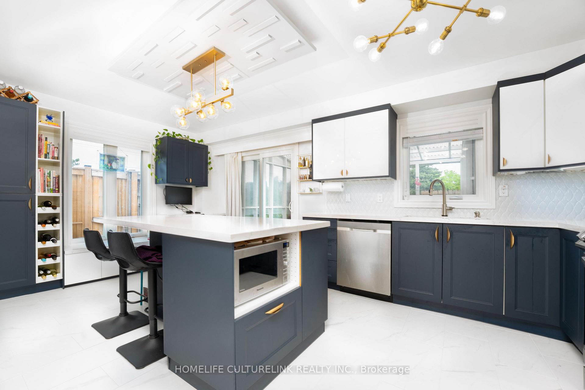 Photo 9 of 116 Sherwood Park Drive, Vaughan, Concord — HOMEH