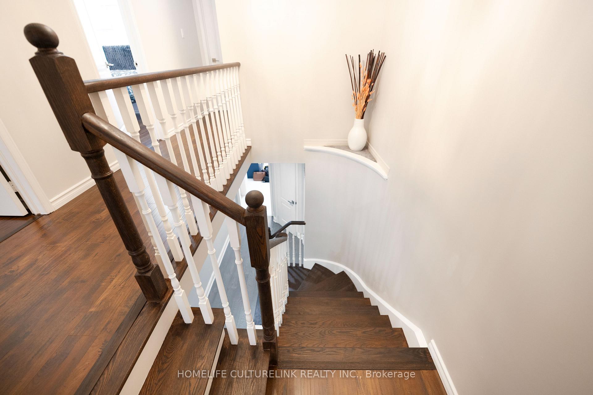 Photo 15 of 116 Sherwood Park Drive, Vaughan, Concord — HOMEH