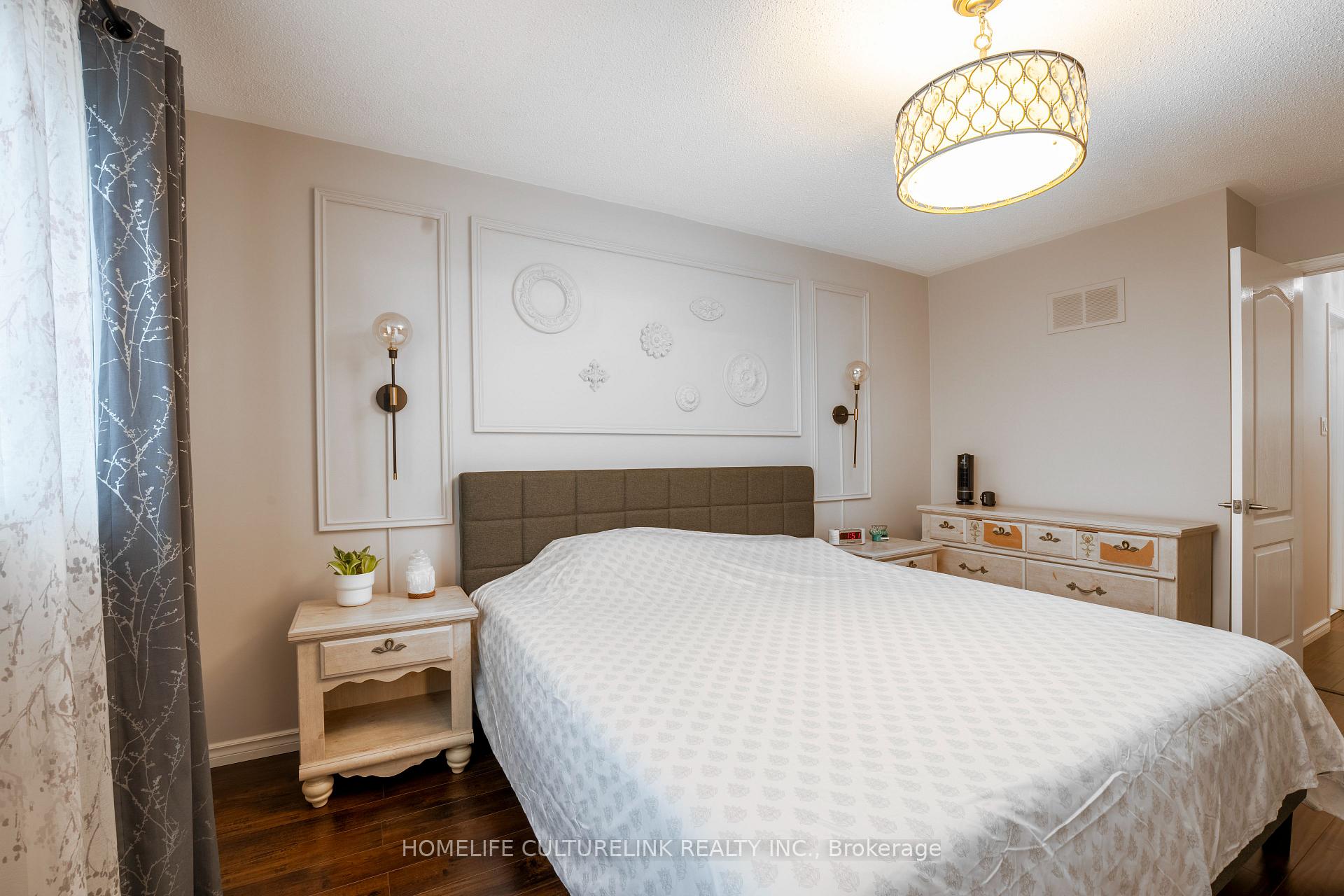 Photo 11 of 116 Sherwood Park Drive, Vaughan, Concord — HOMEH