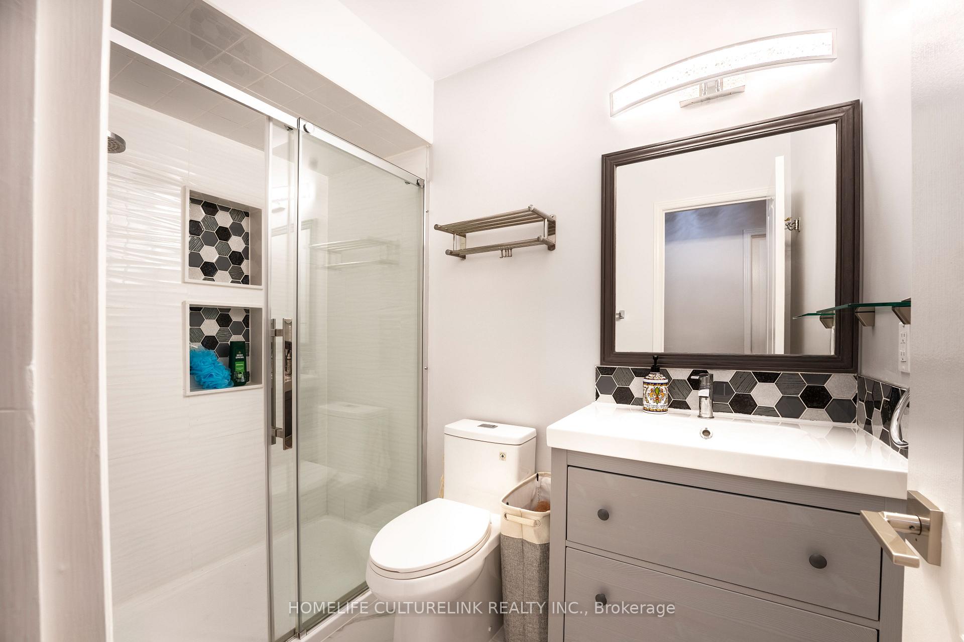Photo 33 of 116 Sherwood Park Drive, Vaughan, Concord — HOMEH