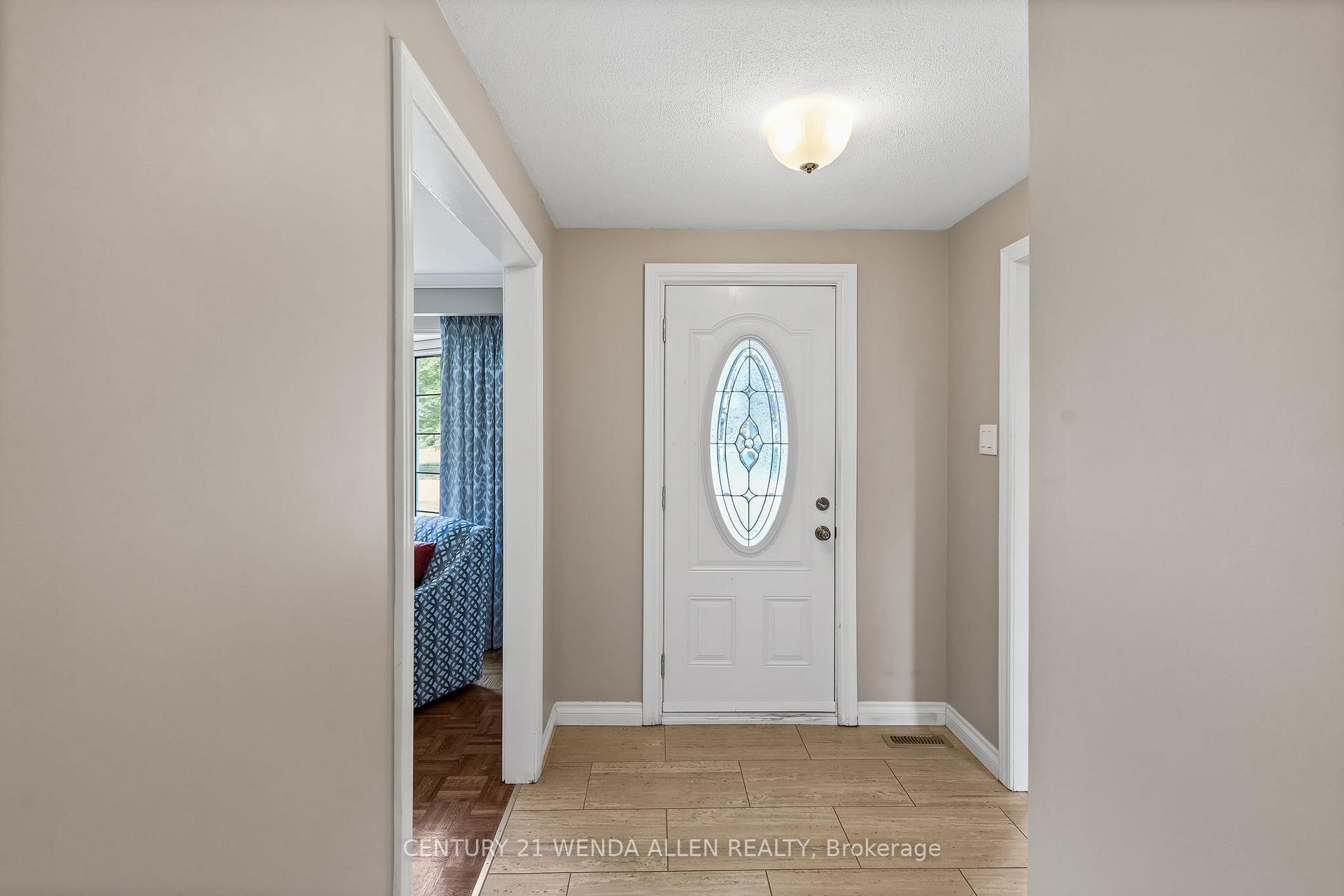 Photo 2 of 63 Harland Crescent, Ajax, South East — HOMEH