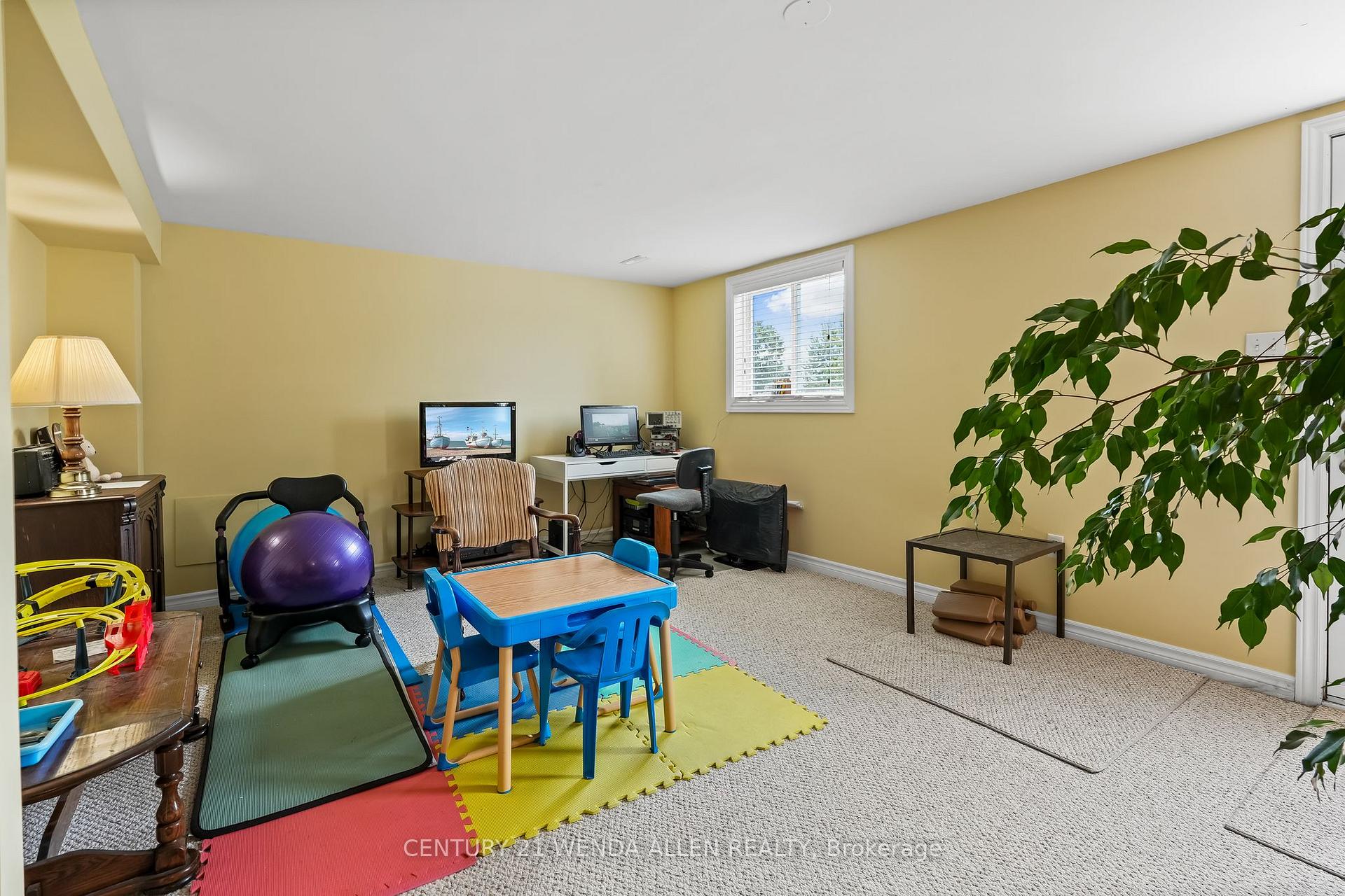 Photo 24 of 63 Harland Crescent, Ajax, South East — HOMEH