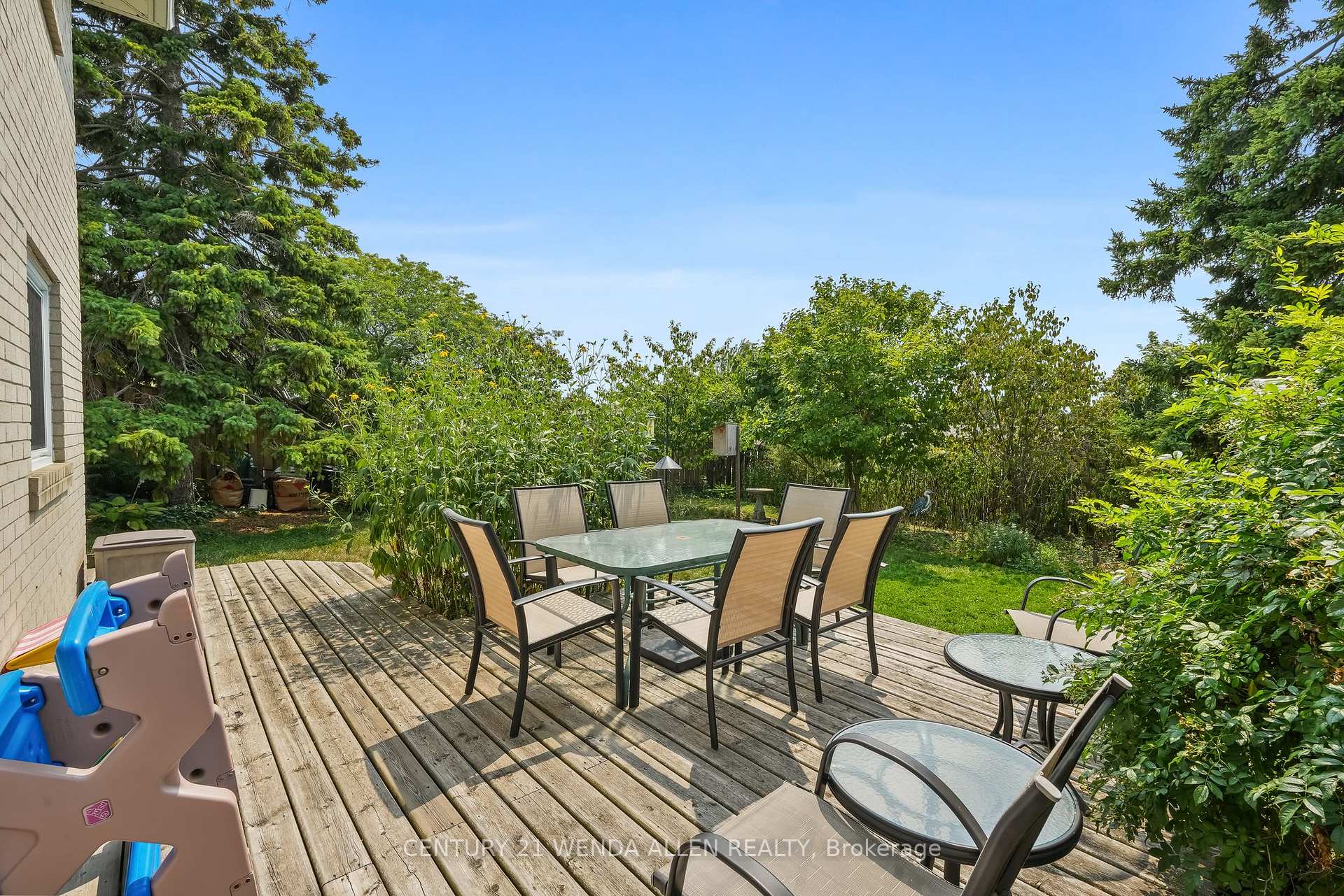 Photo 22 of 63 Harland Crescent, Ajax, South East — HOMEH