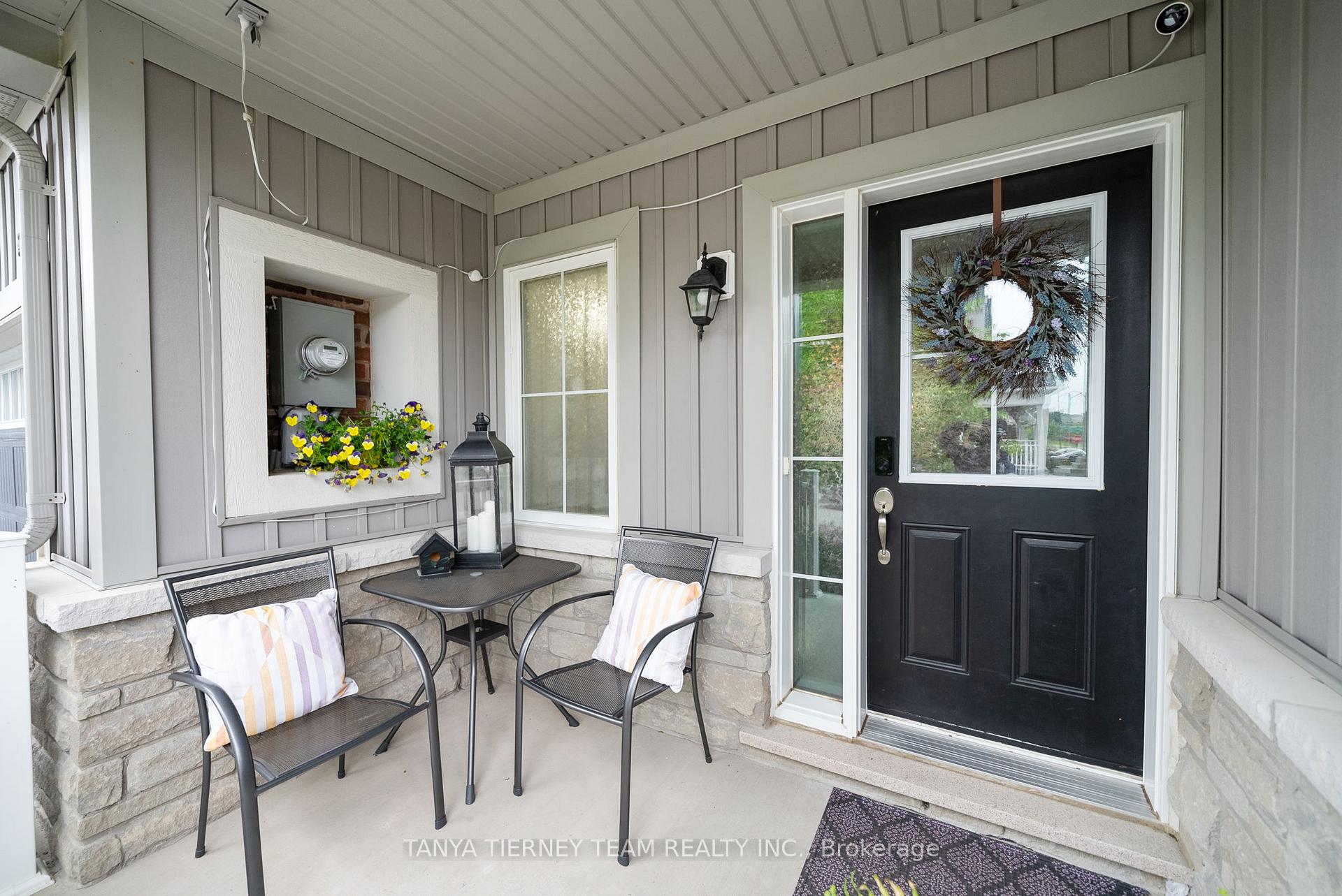 Photo 4 of 30 Lambdon Way, Whitby, Brooklin — HOMEH