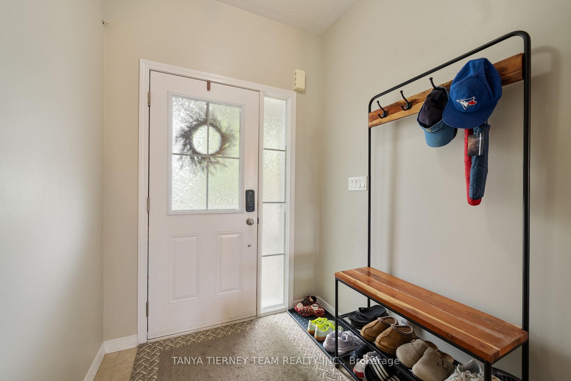 Photo 2 of 30 Lambdon Way, Whitby, Brooklin — HOMEH