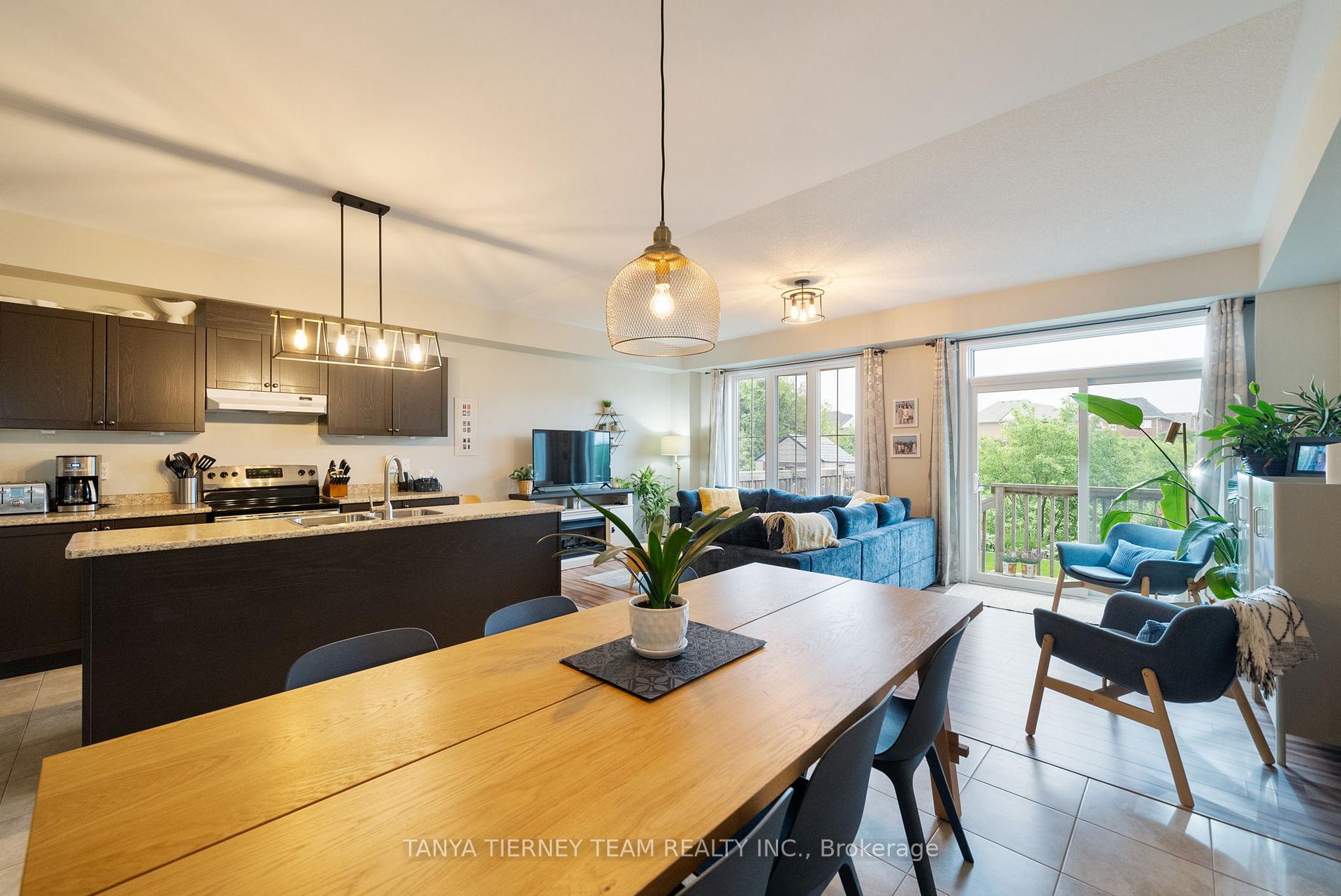 Photo 23 of 30 Lambdon Way, Whitby, Brooklin — HOMEH