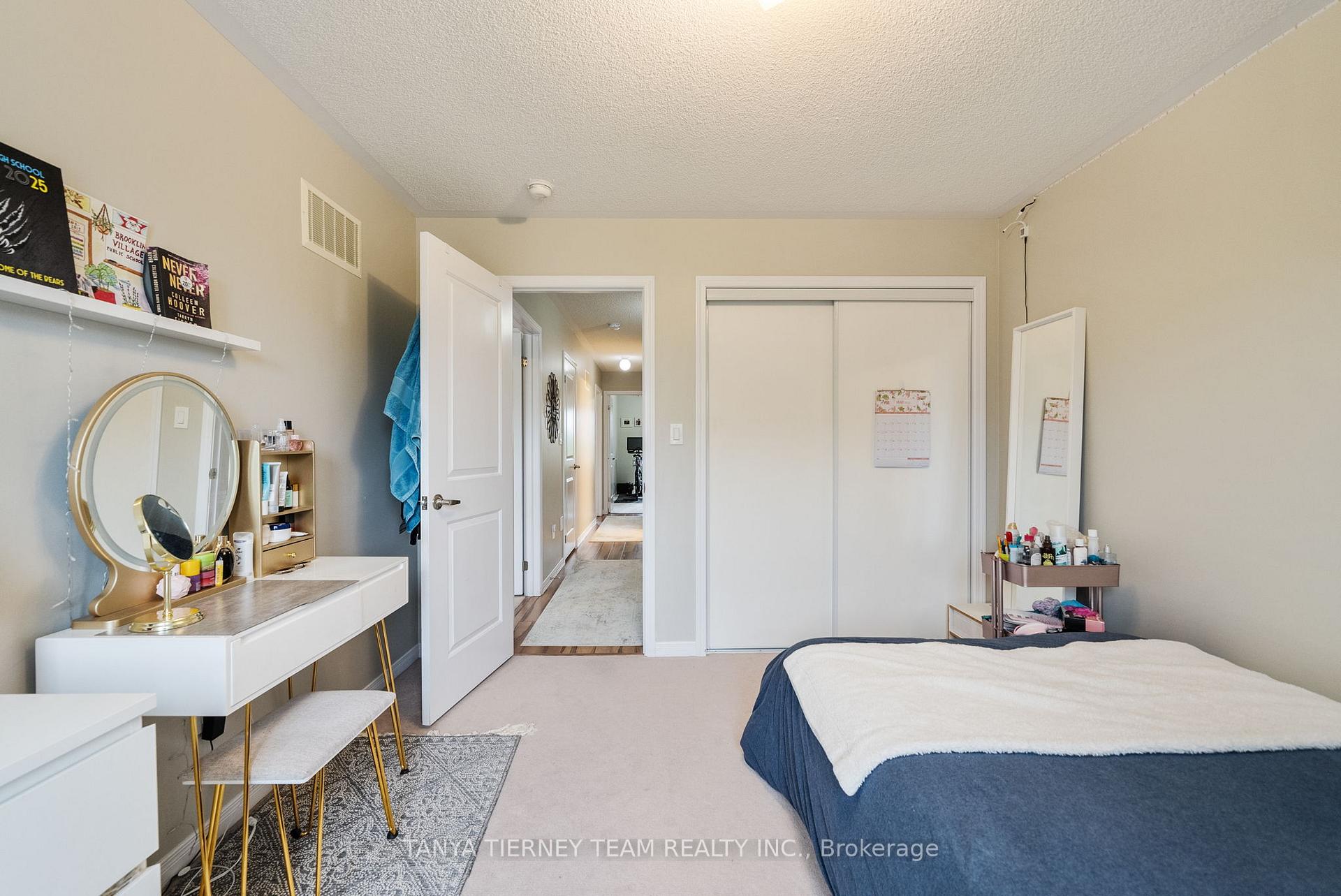 Photo 20 of 30 Lambdon Way, Whitby, Brooklin — HOMEH