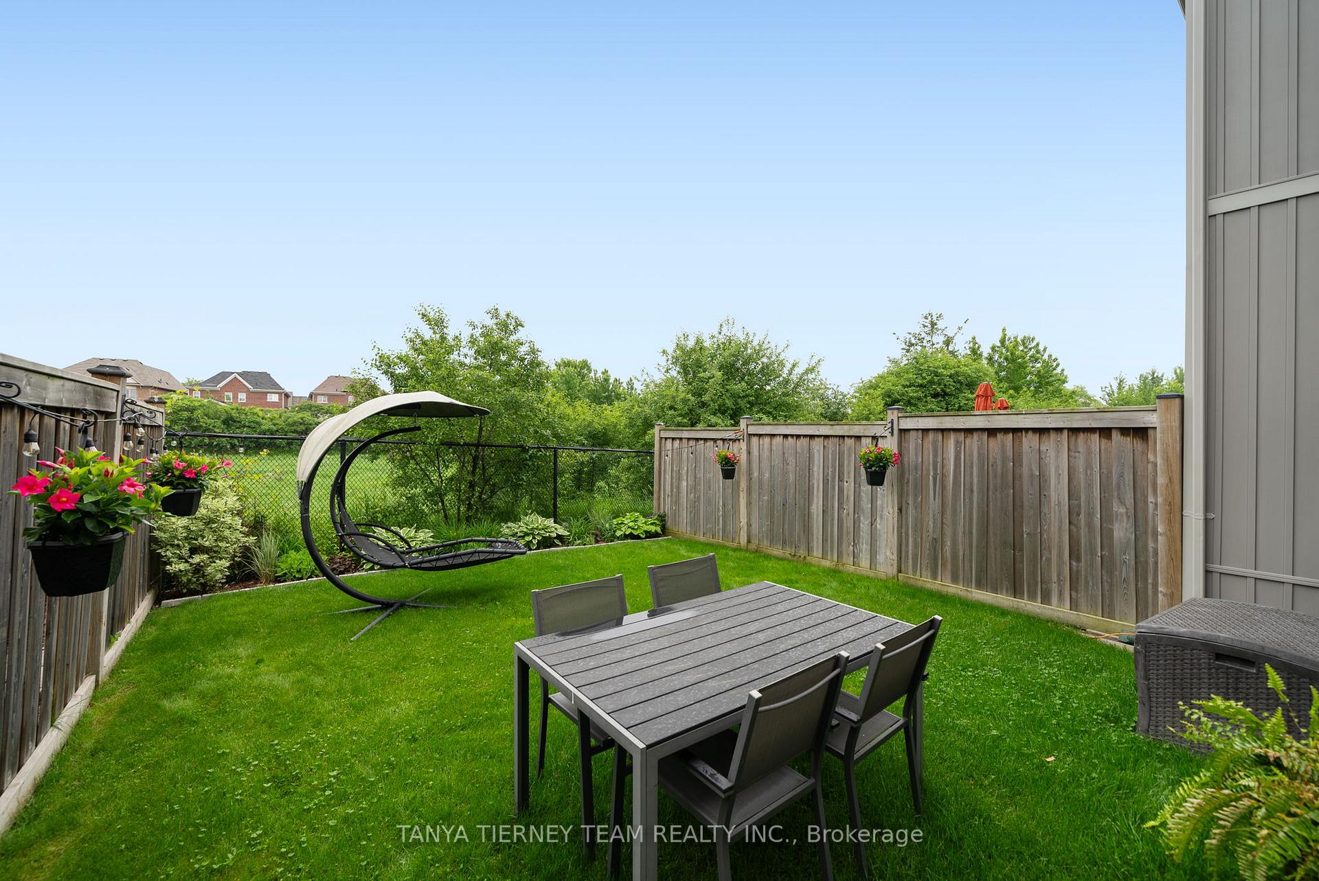 Photo 39 of 30 Lambdon Way, Whitby, Brooklin — HOMEH