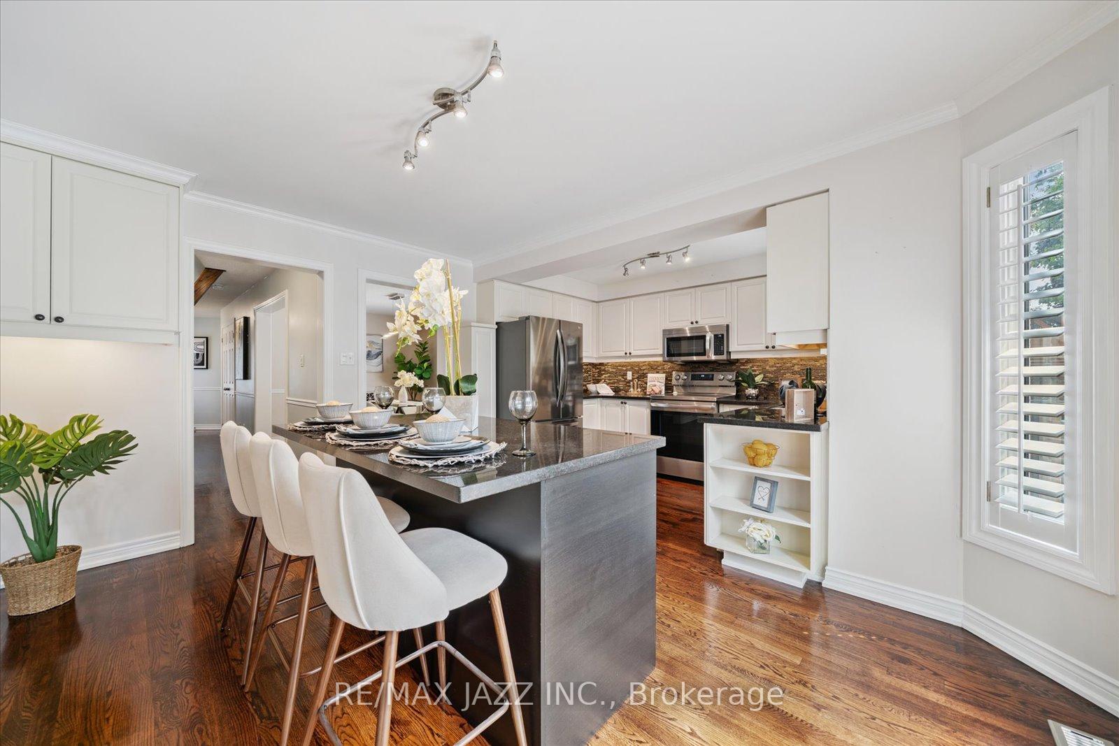 Photo 4 of 102 Harkness Drive, Whitby, Rolling Acres — HOMEH