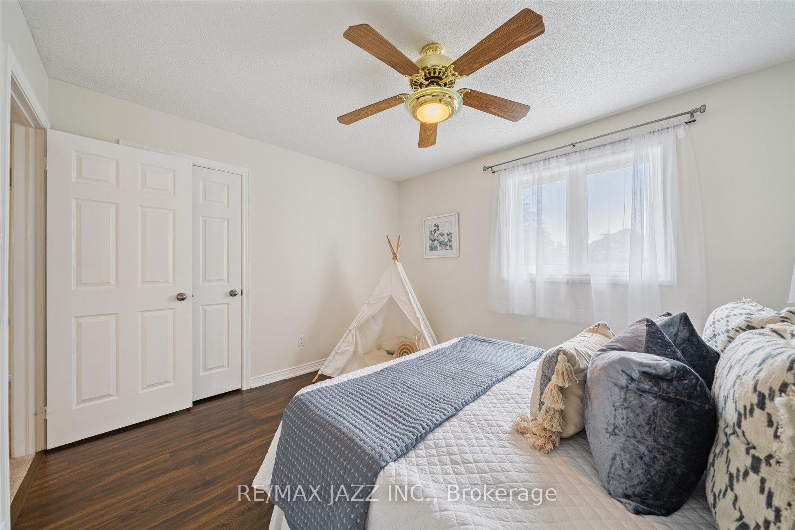Photo 12 of 102 Harkness Drive, Whitby, Rolling Acres — HOMEH