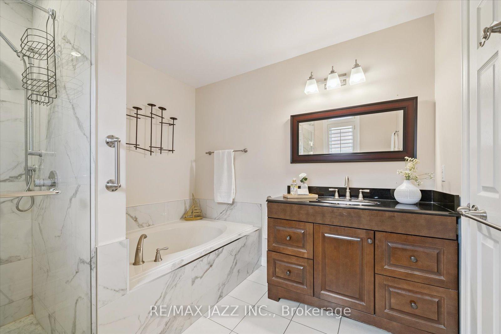 Photo 22 of 102 Harkness Drive, Whitby, Rolling Acres — HOMEH
