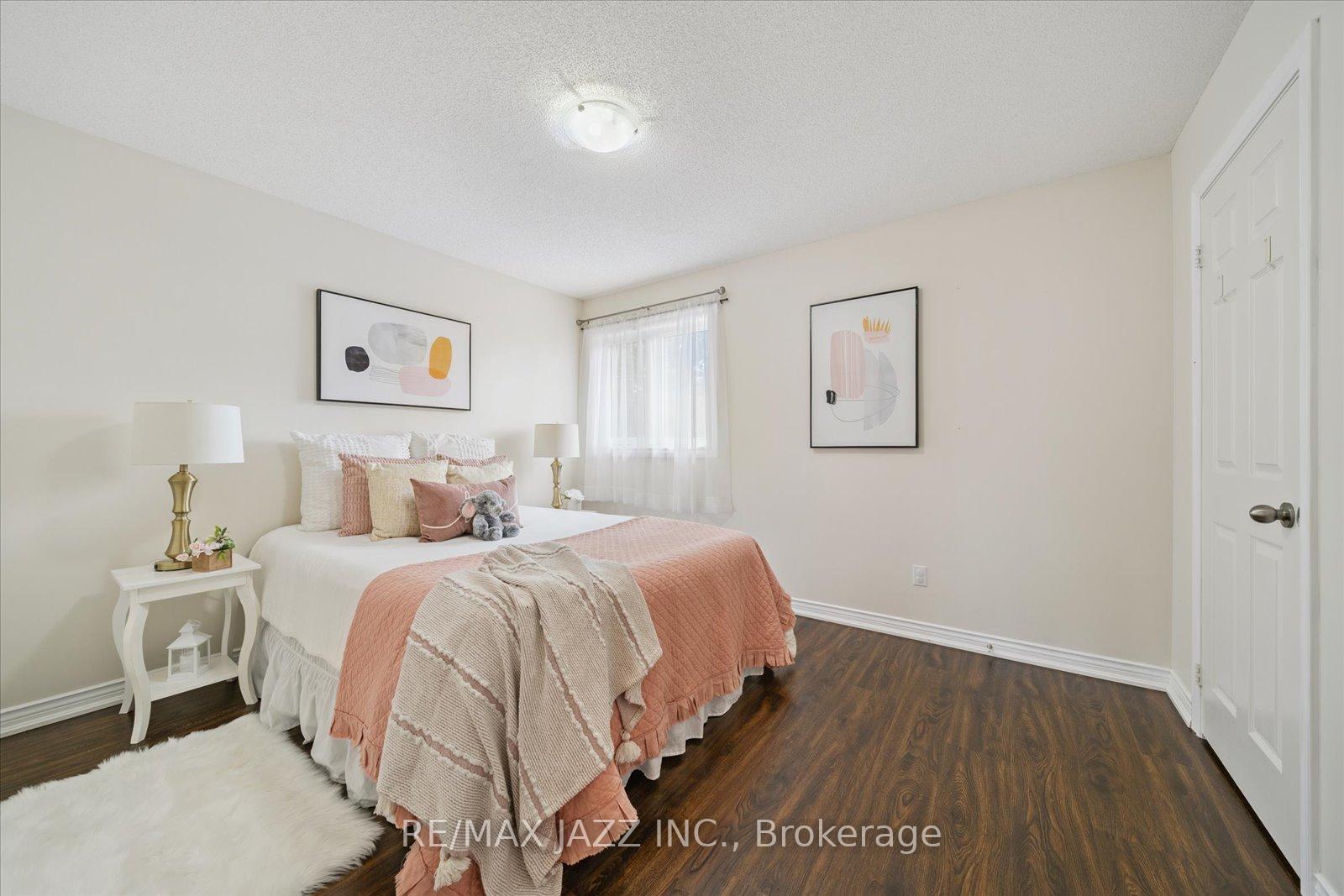 Photo 17 of 102 Harkness Drive, Whitby, Rolling Acres — HOMEH