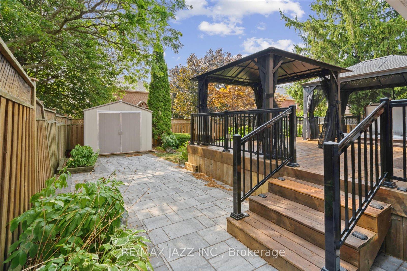 Photo 14 of 102 Harkness Drive, Whitby, Rolling Acres — HOMEH