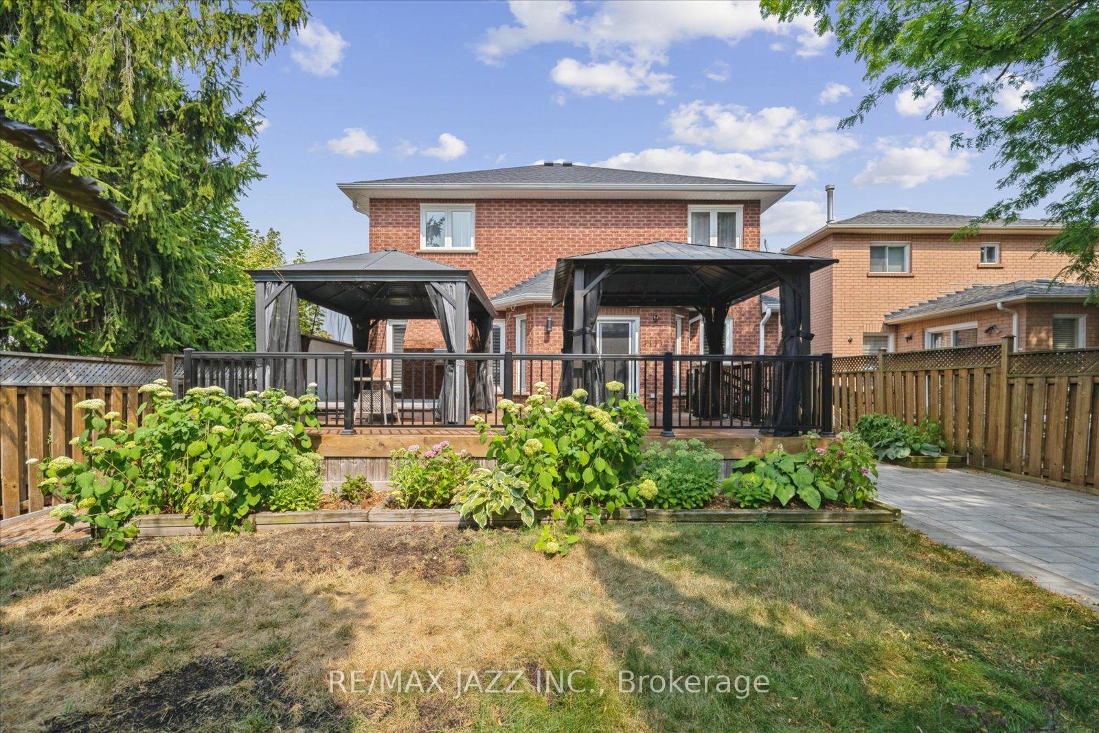 Photo 16 of 102 Harkness Drive, Whitby, Rolling Acres — HOMEH