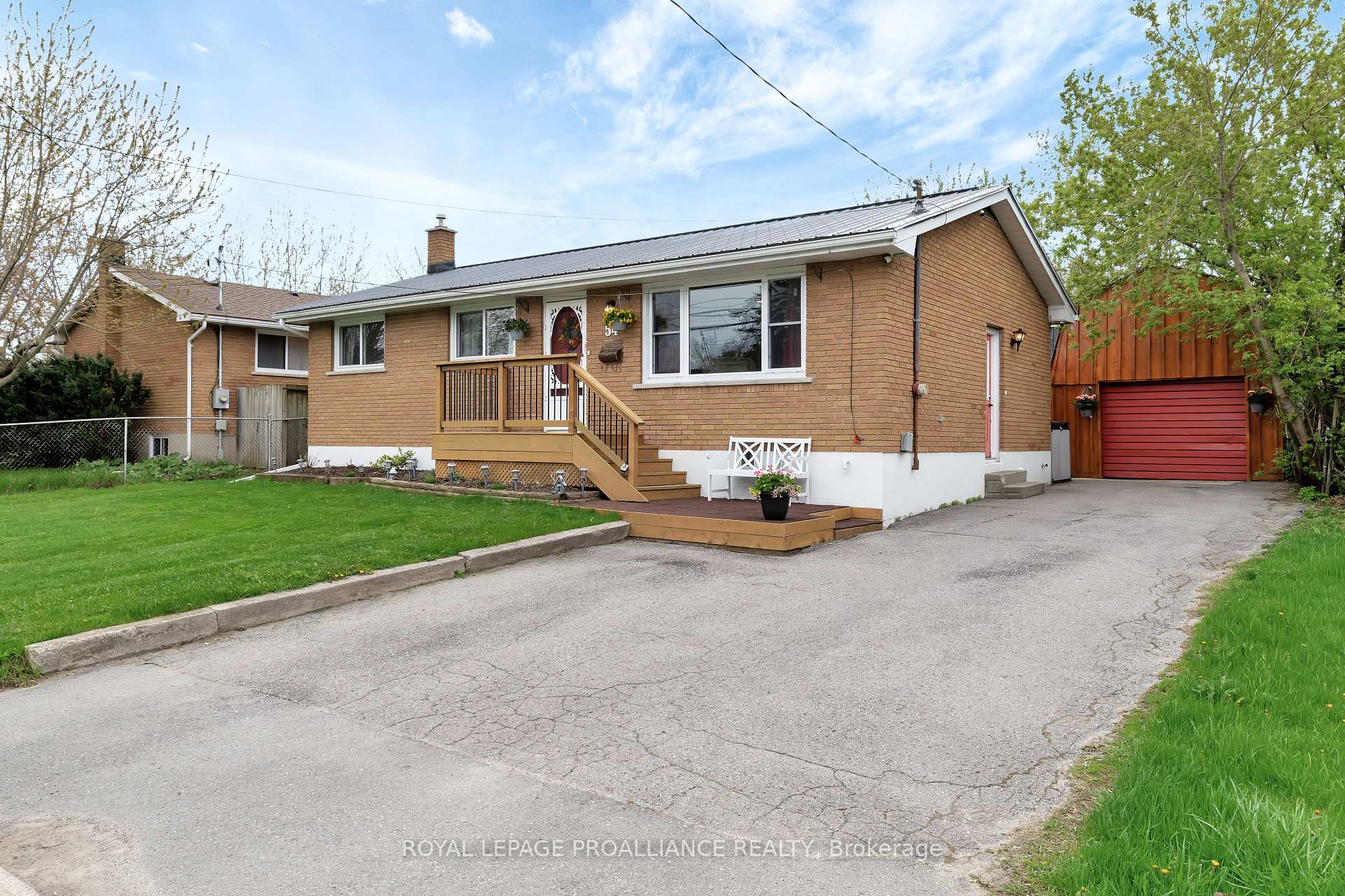 Photo 3 of 54 Weller Avenue, Kingston, Rideau — HOMEH