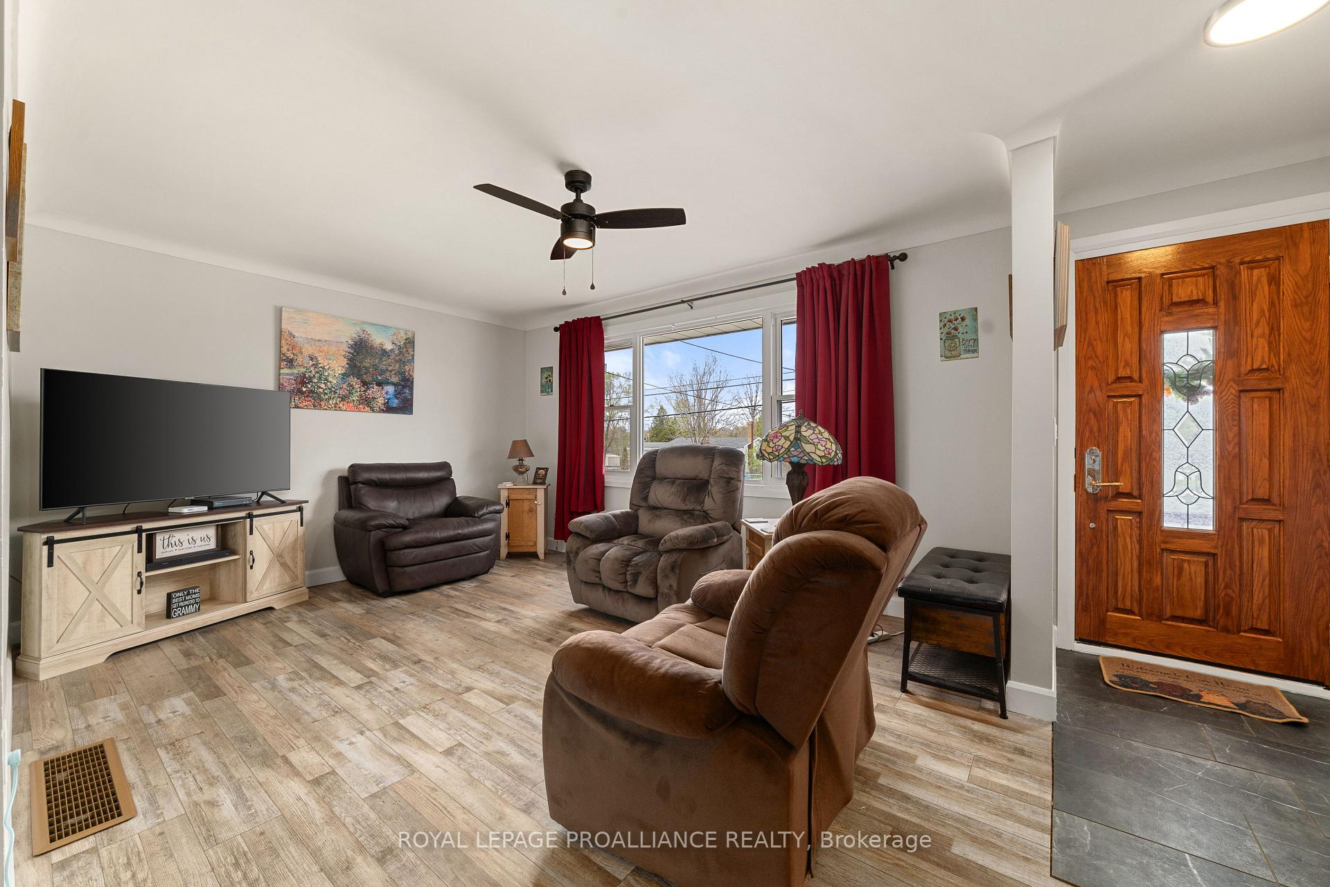 Photo 9 of 54 Weller Avenue, Kingston, Rideau — HOMEH