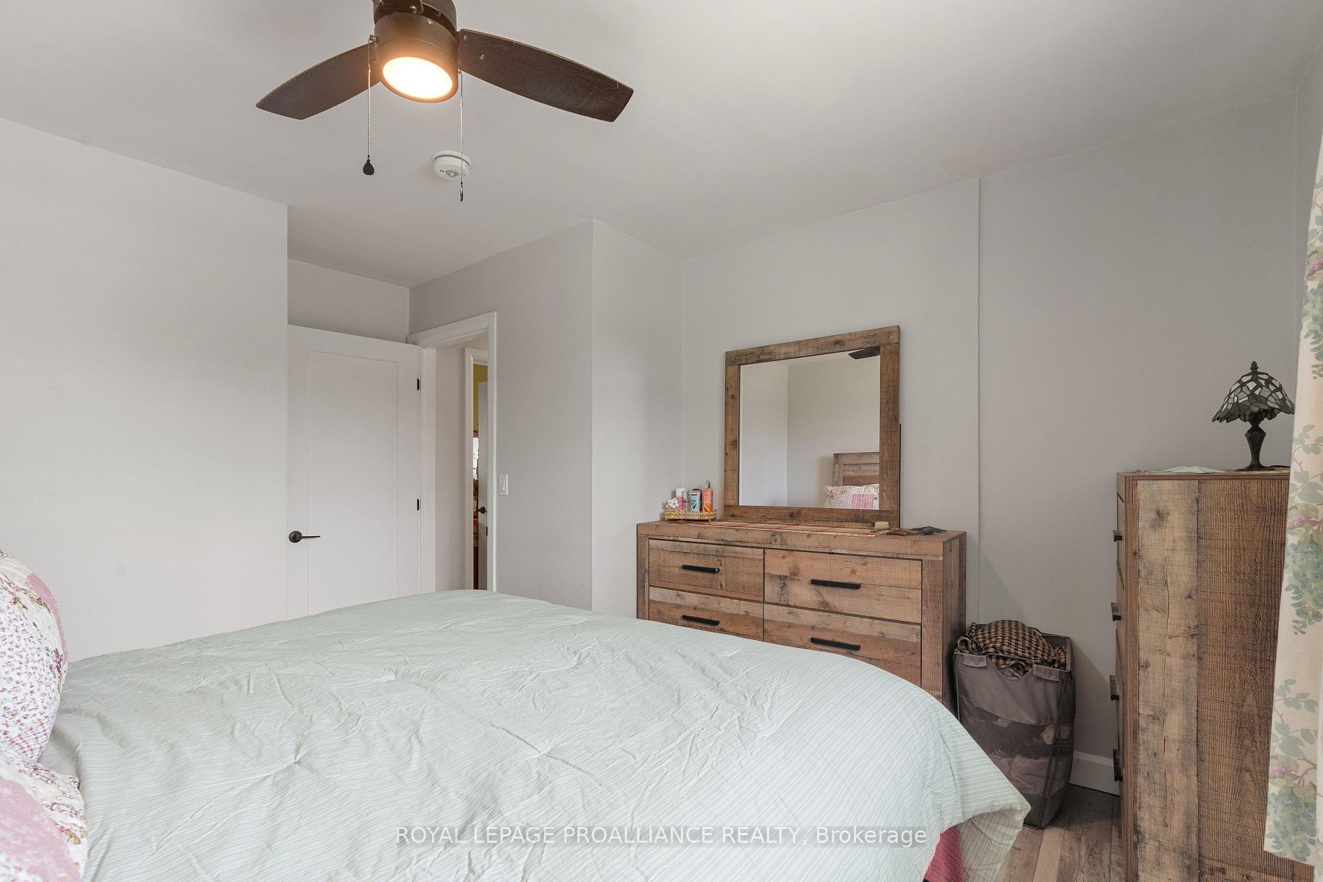Photo 42 of 54 Weller Avenue, Kingston, Rideau — HOMEH