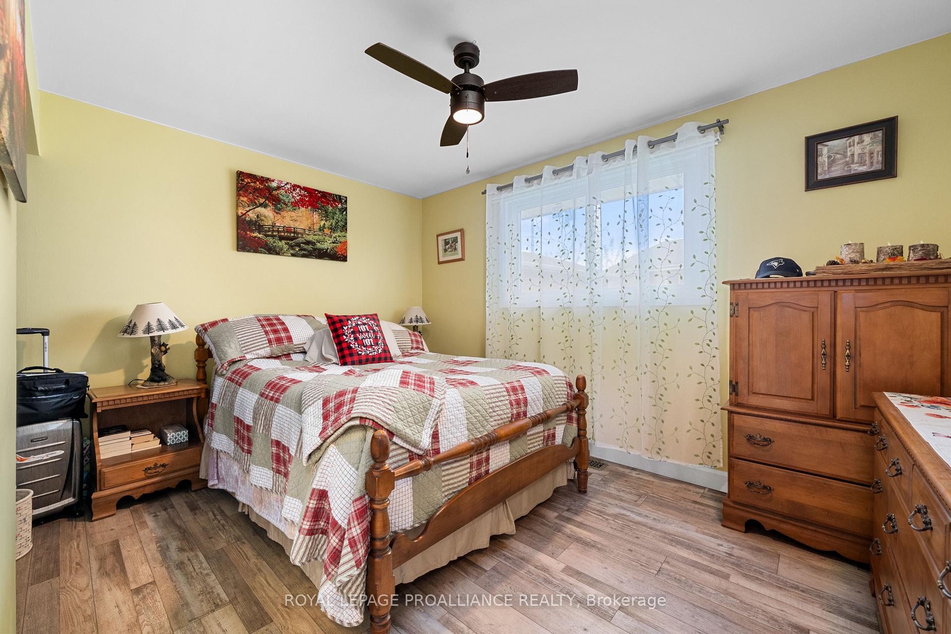 Photo 36 of 54 Weller Avenue, Kingston, Rideau — HOMEH