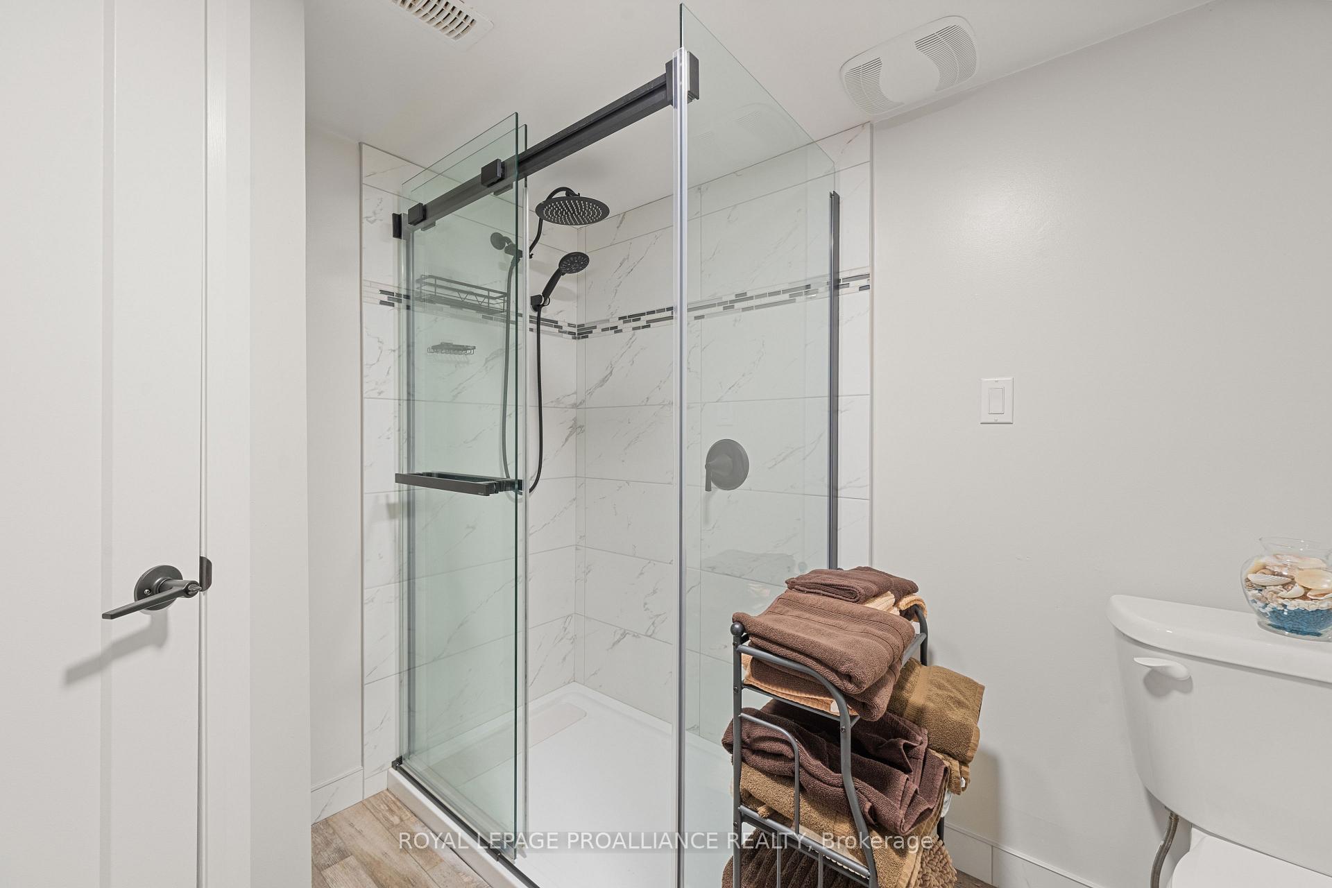Photo 26 of 54 Weller Avenue, Kingston, Rideau — HOMEH