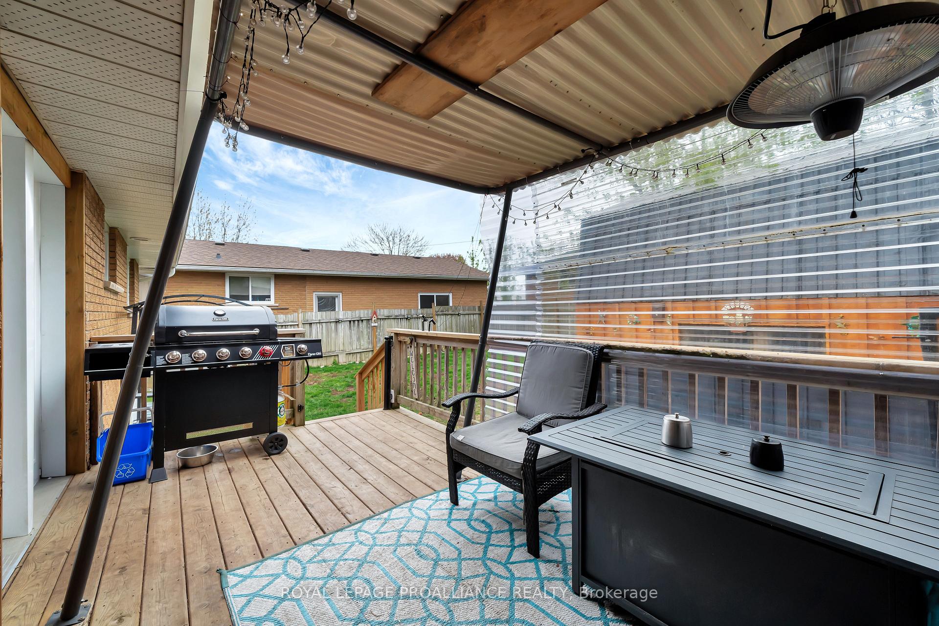 Photo 41 of 54 Weller Avenue, Kingston, Rideau — HOMEH