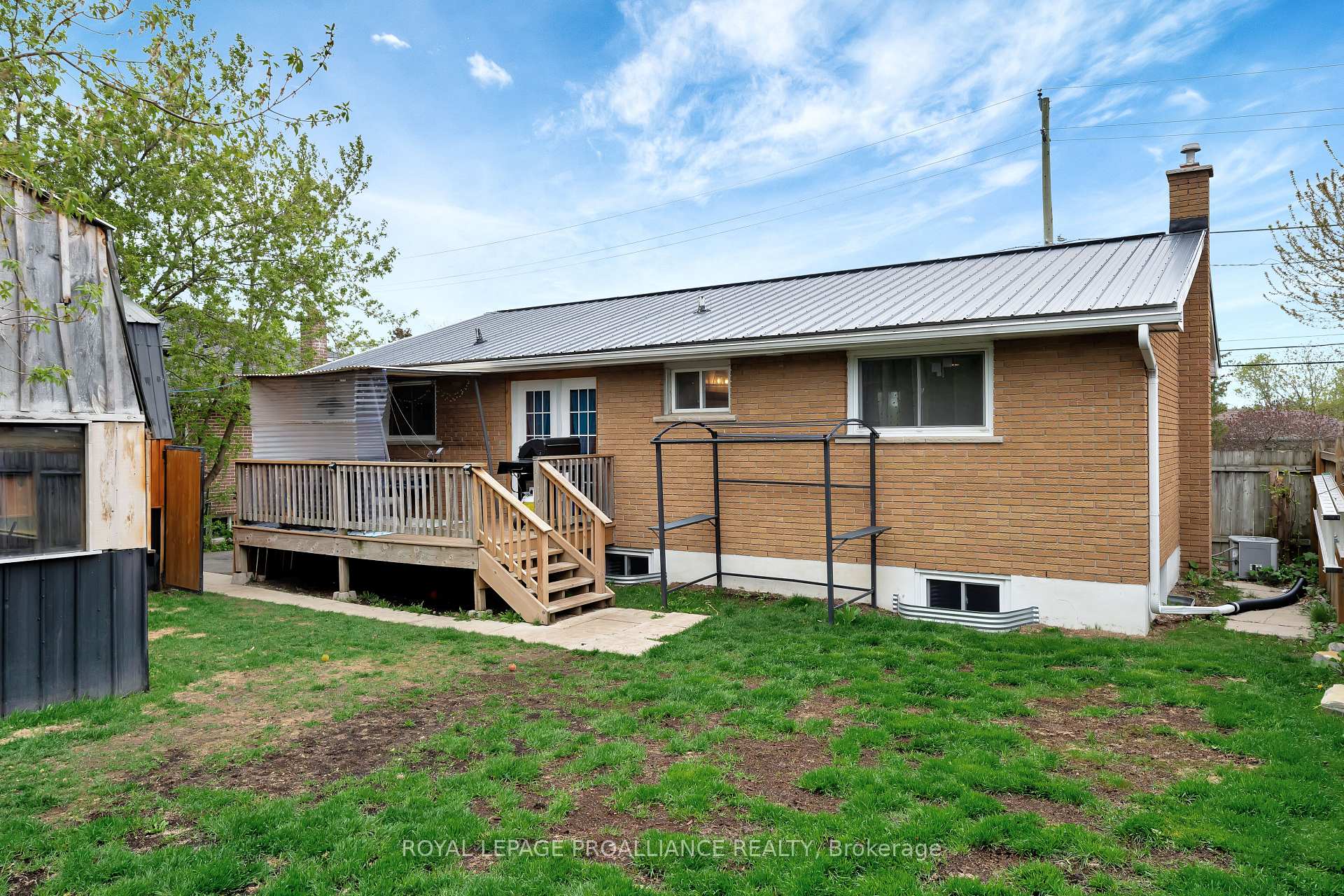 Photo 38 of 54 Weller Avenue, Kingston, Rideau — HOMEH
