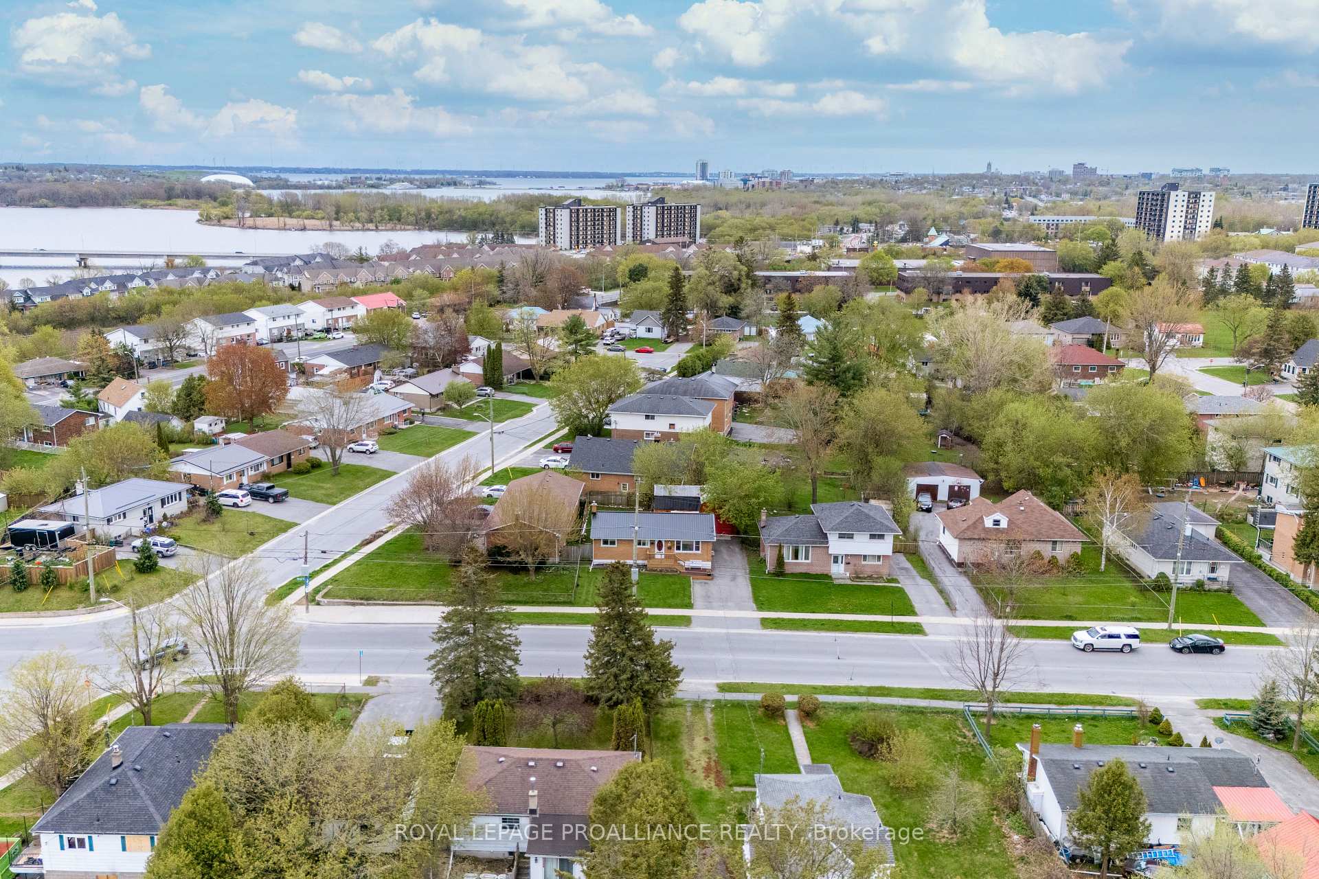 Photo 39 of 54 Weller Avenue, Kingston, Rideau — HOMEH