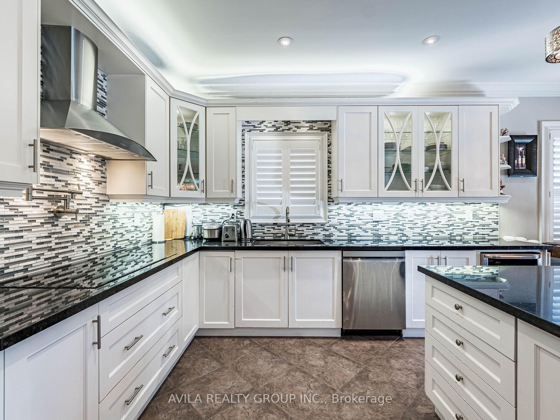 Photo 9 of 35 Noce Way, Vaughan, Vellore Village — HOMEH