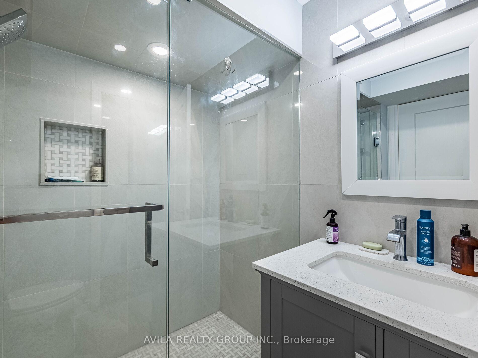 Photo 33 of 35 Noce Way, Vaughan, Vellore Village — HOMEH
