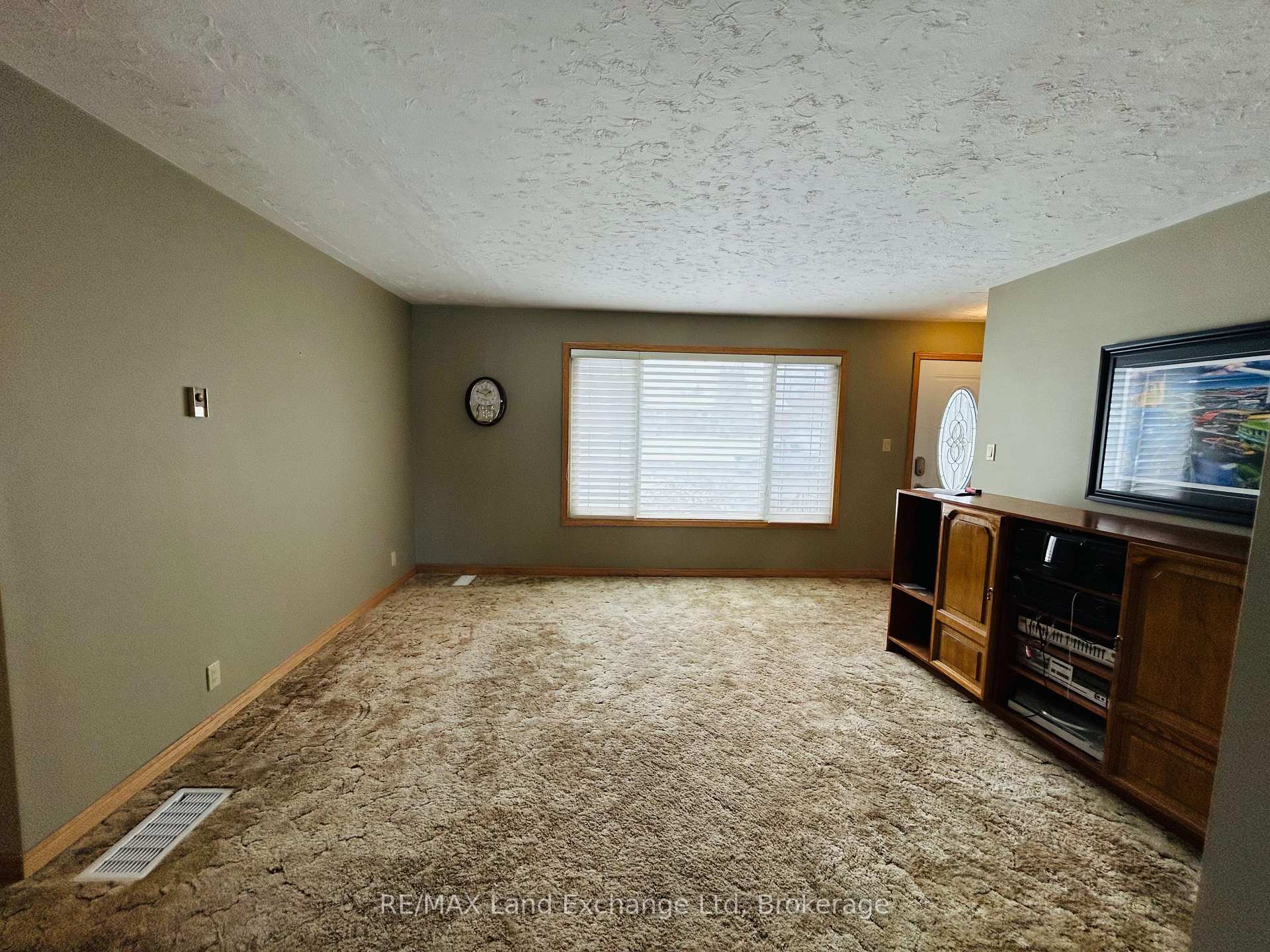 Photo 5 of 81 Queen Street, Morris Turnberry, Bluevale — HOMEH