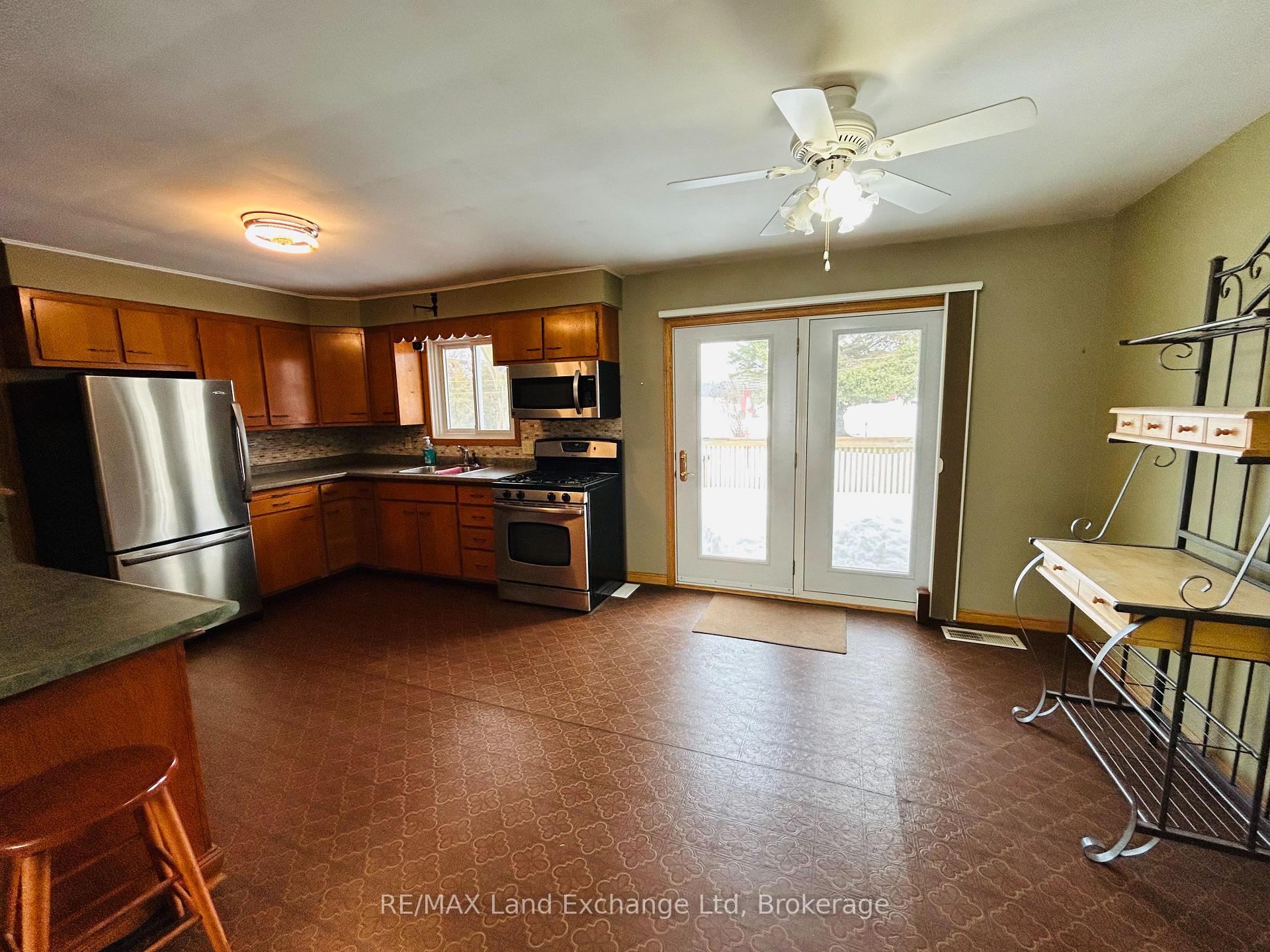 Photo 15 of 81 Queen Street, Morris Turnberry, Bluevale — HOMEH