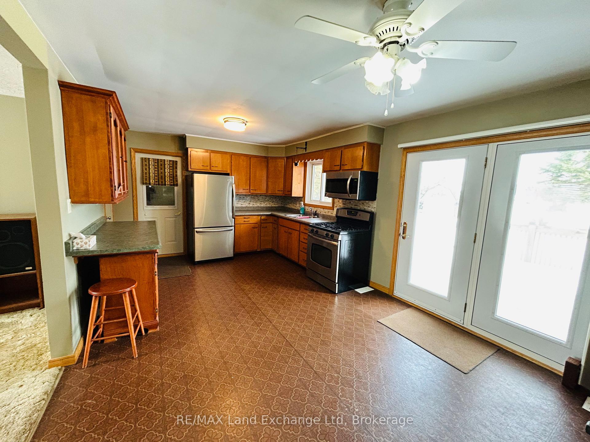 Photo 4 of 81 Queen Street, Morris Turnberry, Bluevale — HOMEH