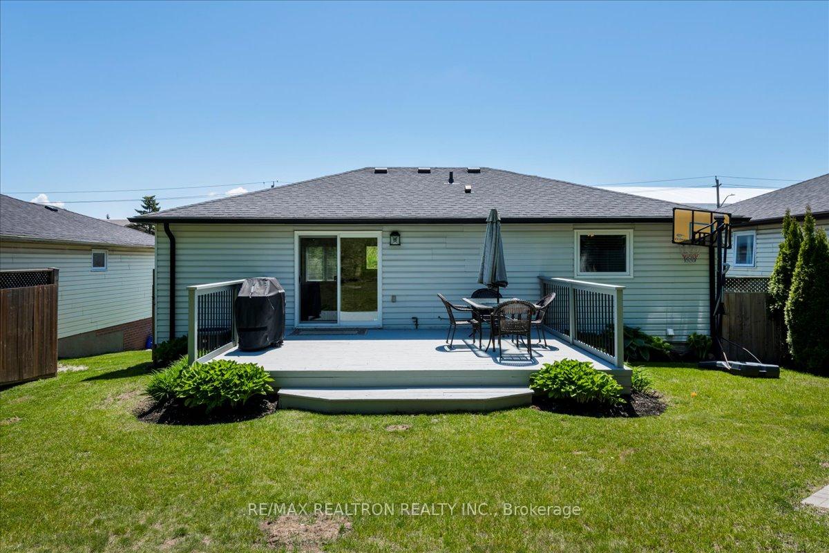 Photo 30 of 196 Edgehill Drive, Barrie, Edgehill Drive — HOMEH