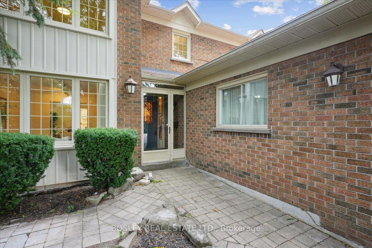 Photo 14 of 50 Simmons Crescent, Aurora, Aurora Highlands — HOMEH