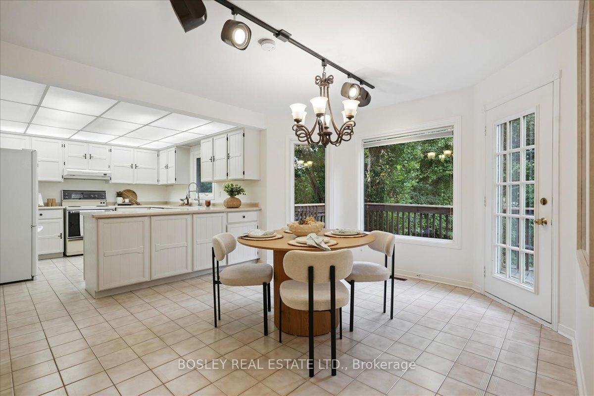 Photo 19 of 50 Simmons Crescent, Aurora, Aurora Highlands — HOMEH
