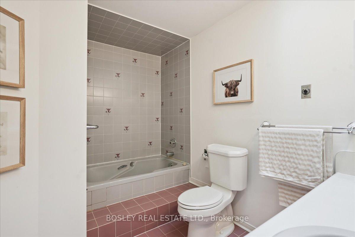 Photo 24 of 50 Simmons Crescent, Aurora, Aurora Highlands — HOMEH