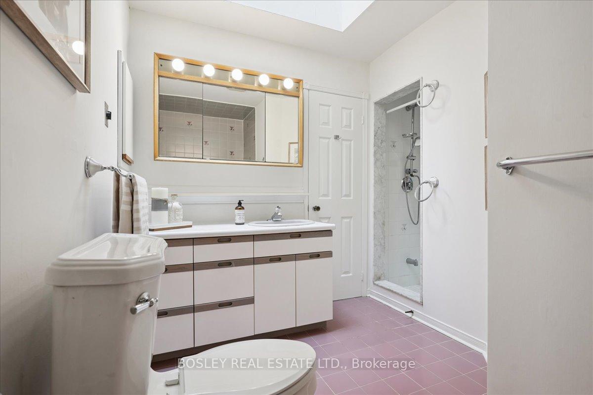 Photo 17 of 50 Simmons Crescent, Aurora, Aurora Highlands — HOMEH