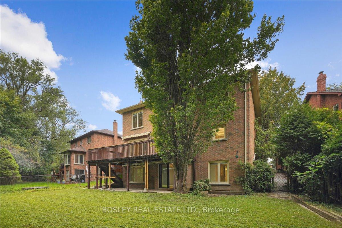 Photo 16 of 50 Simmons Crescent, Aurora, Aurora Highlands — HOMEH