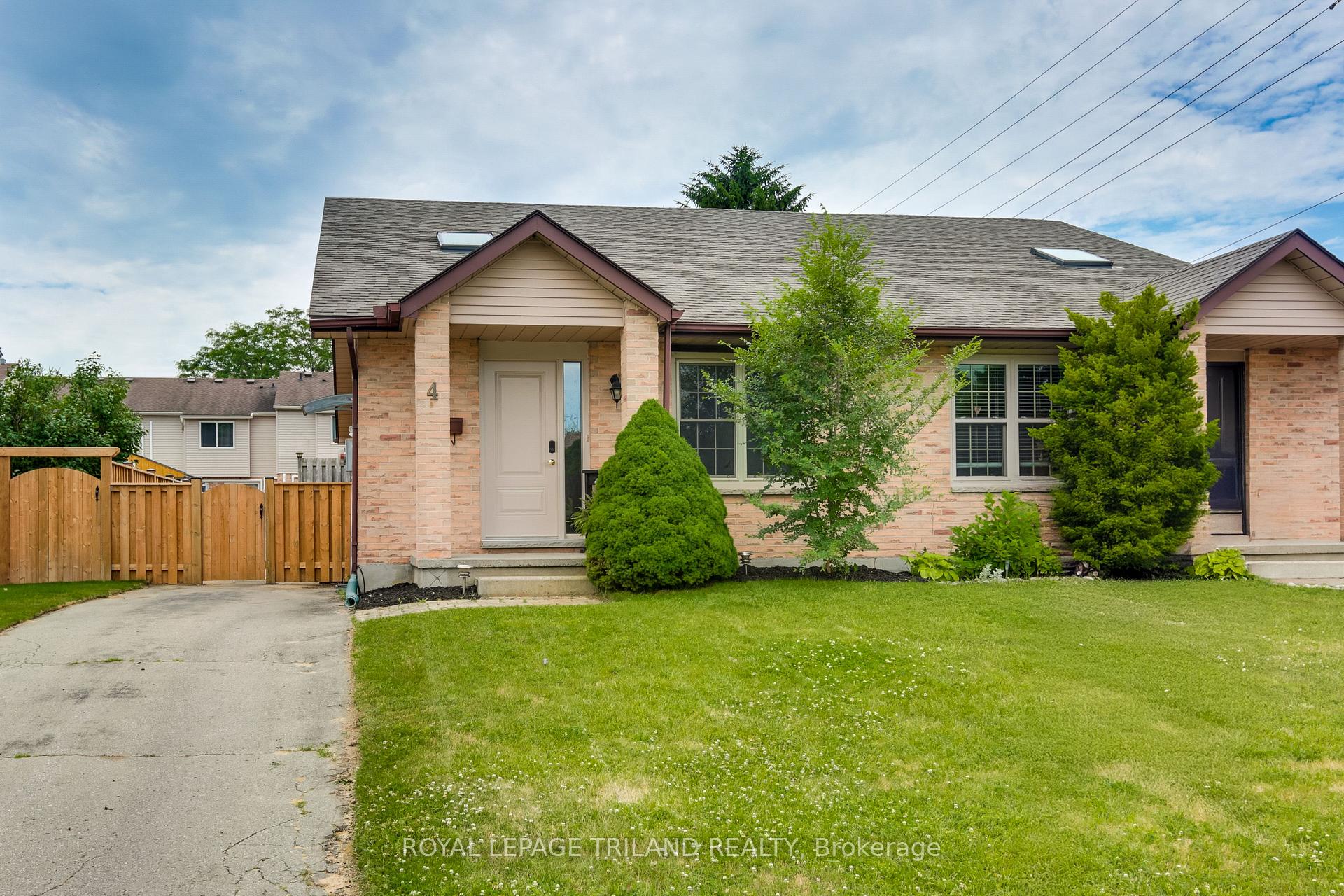 Front of 4 La Mantia Avenue