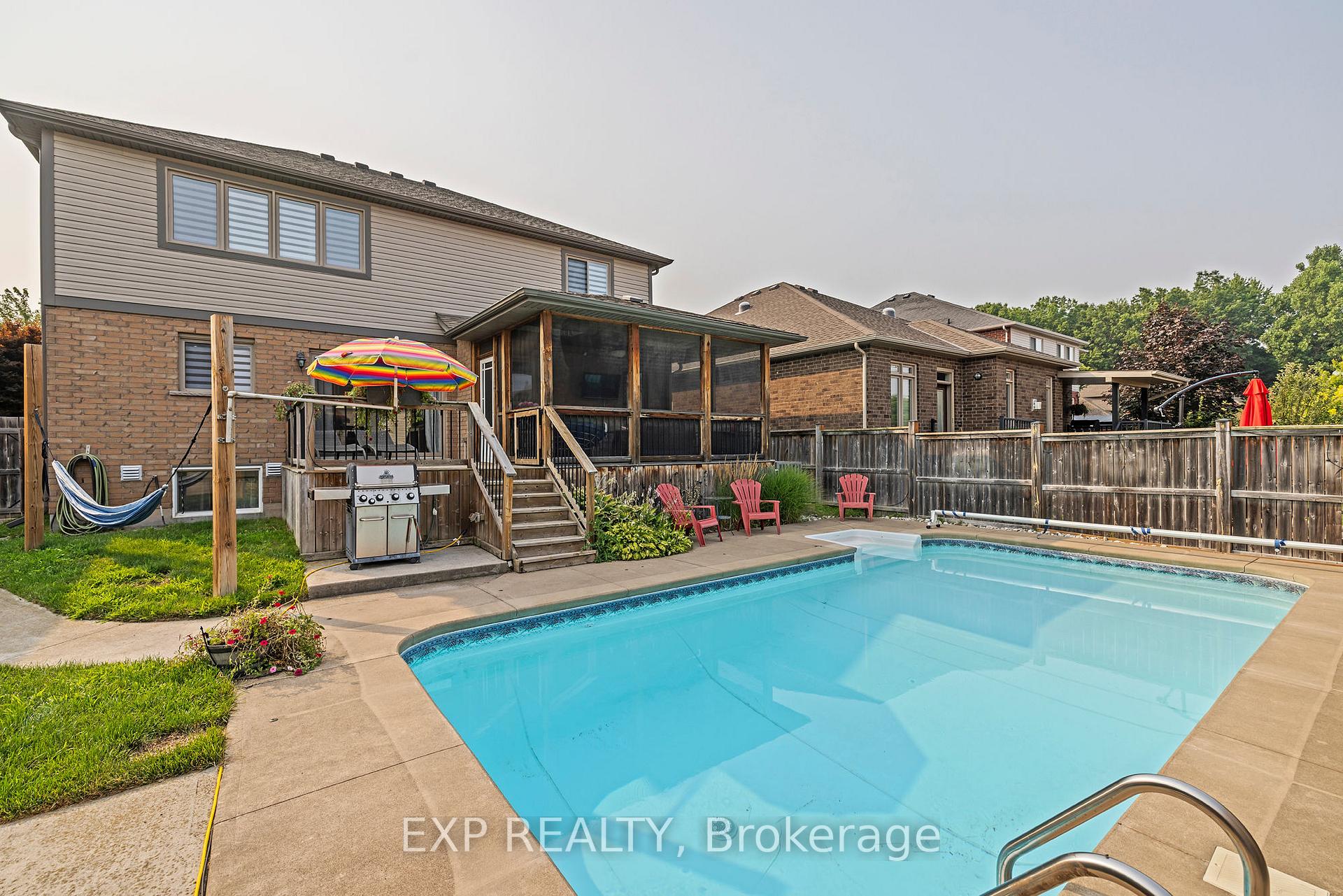 Photo 4 of 6540 Richard Crescent, Niagara Falls, Forestview — HOMEH