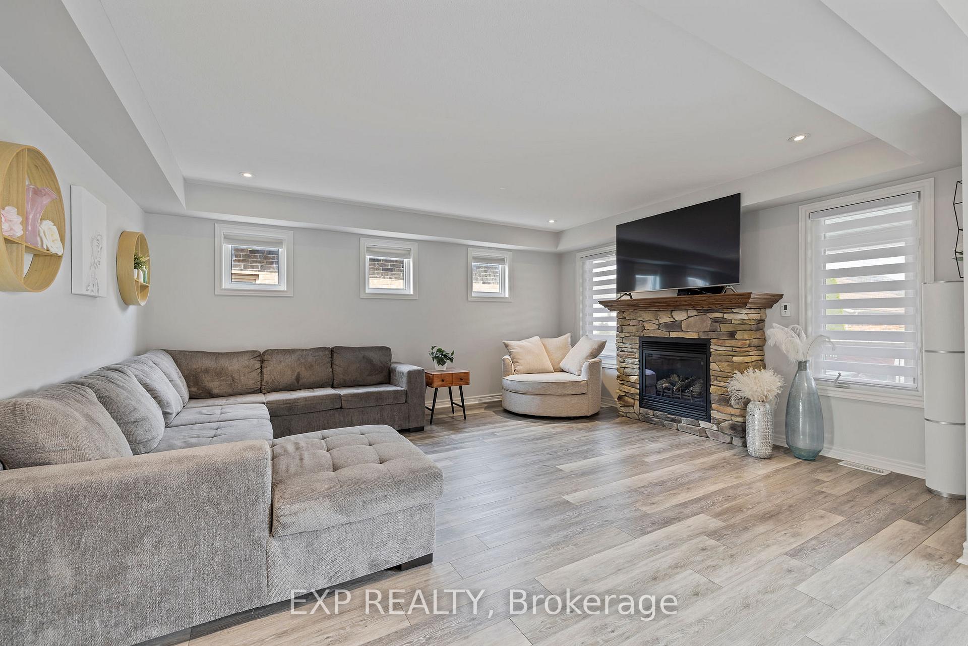 Photo 14 of 6540 Richard Crescent, Niagara Falls, Forestview — HOMEH