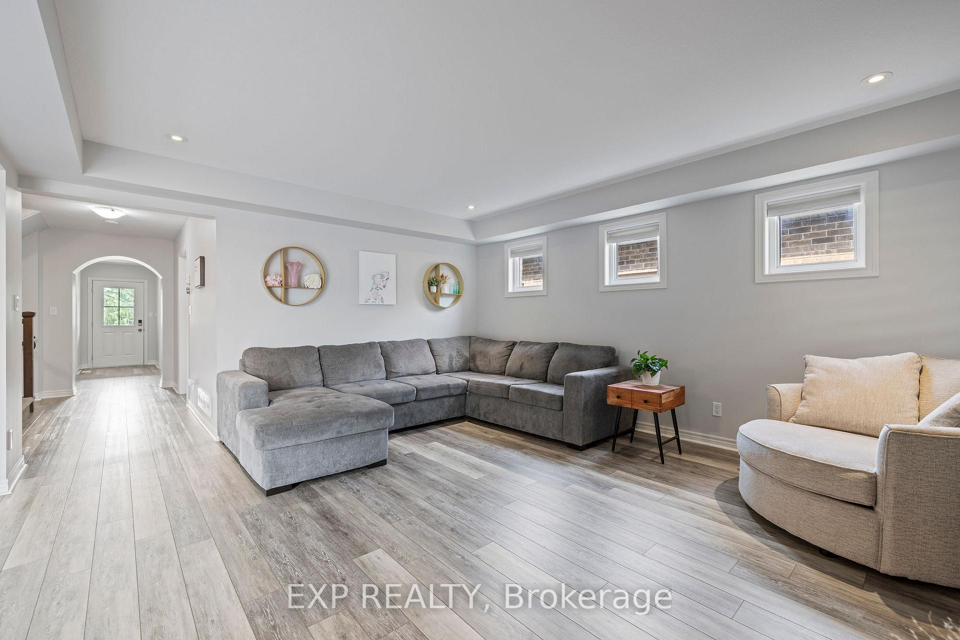 Photo 7 of 6540 Richard Crescent, Niagara Falls, Forestview — HOMEH