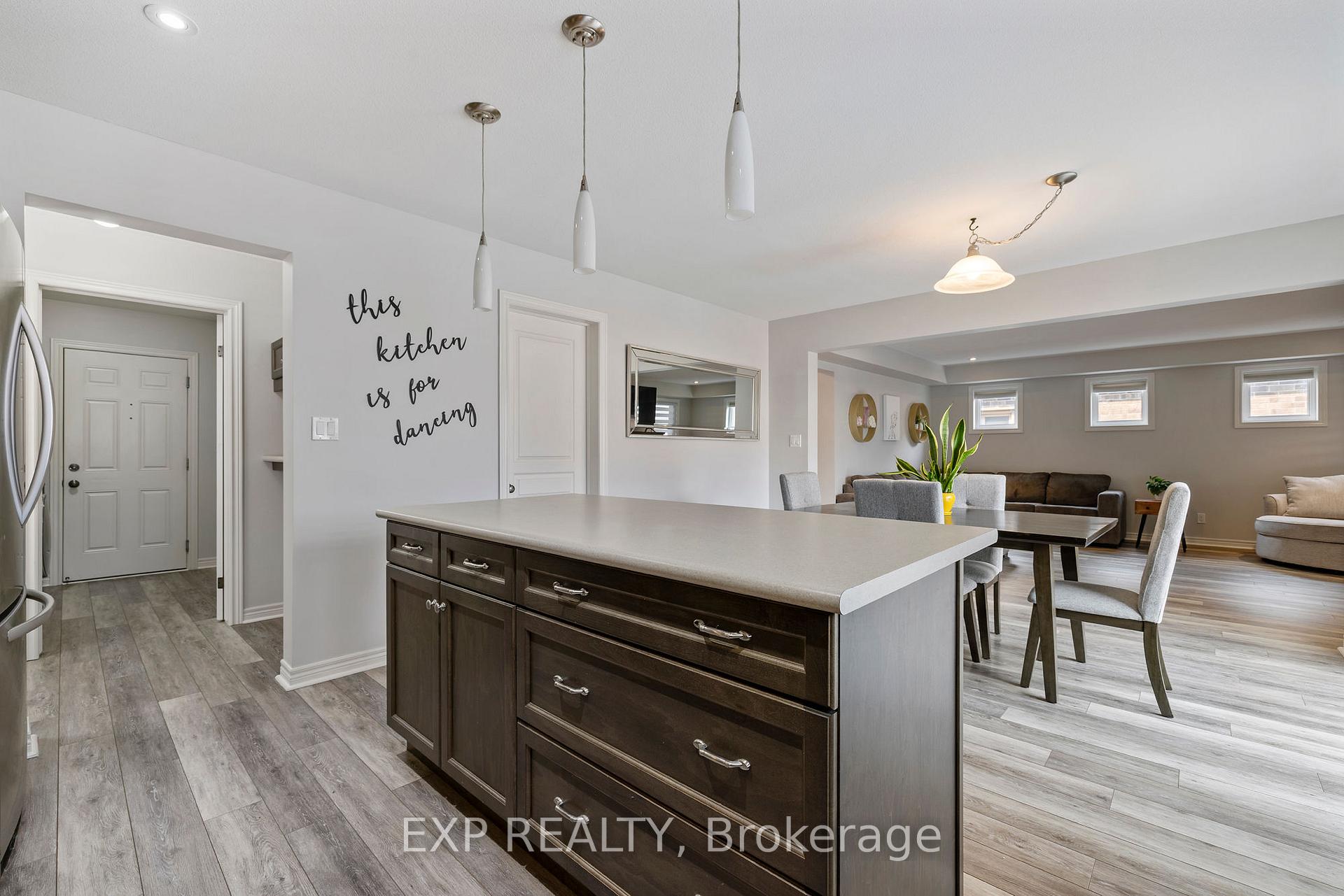 Photo 10 of 6540 Richard Crescent, Niagara Falls, Forestview — HOMEH