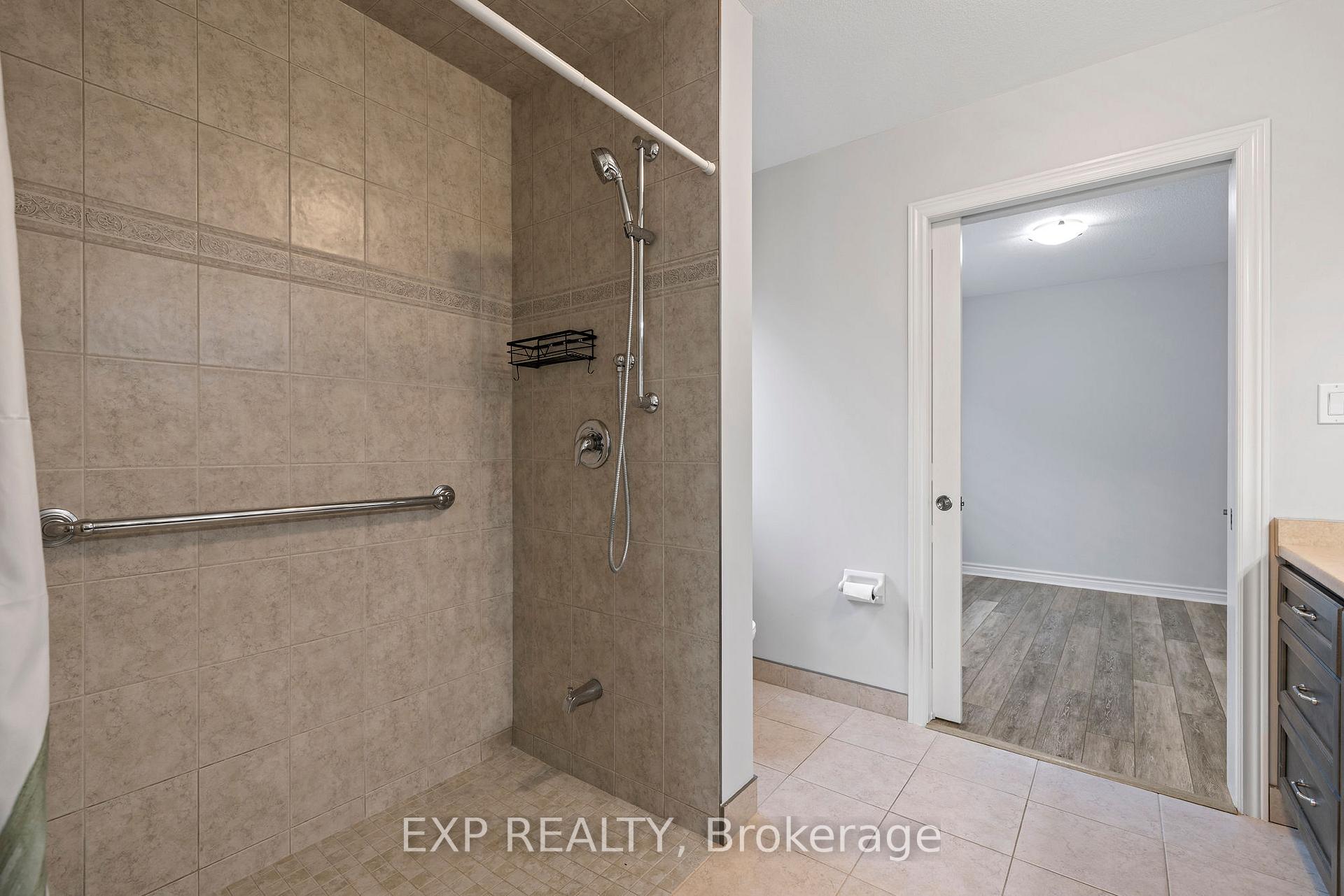 Photo 8 of 6540 Richard Crescent, Niagara Falls, Forestview — HOMEH