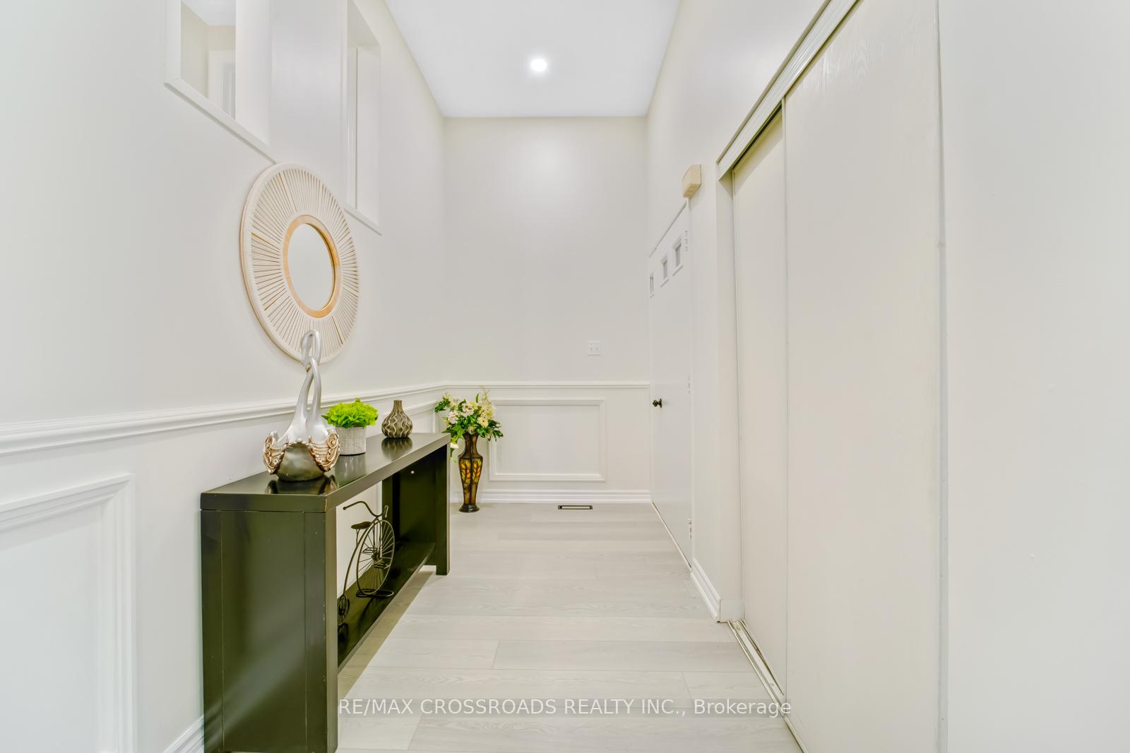 Photo 7 of 20 Deerpark Crescent, Clarington, Bowmanville — HOMEH