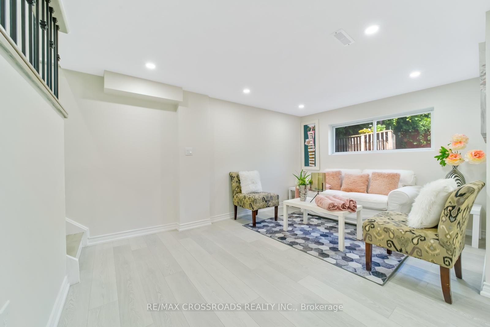 Photo 37 of 20 Deerpark Crescent, Clarington, Bowmanville — HOMEH