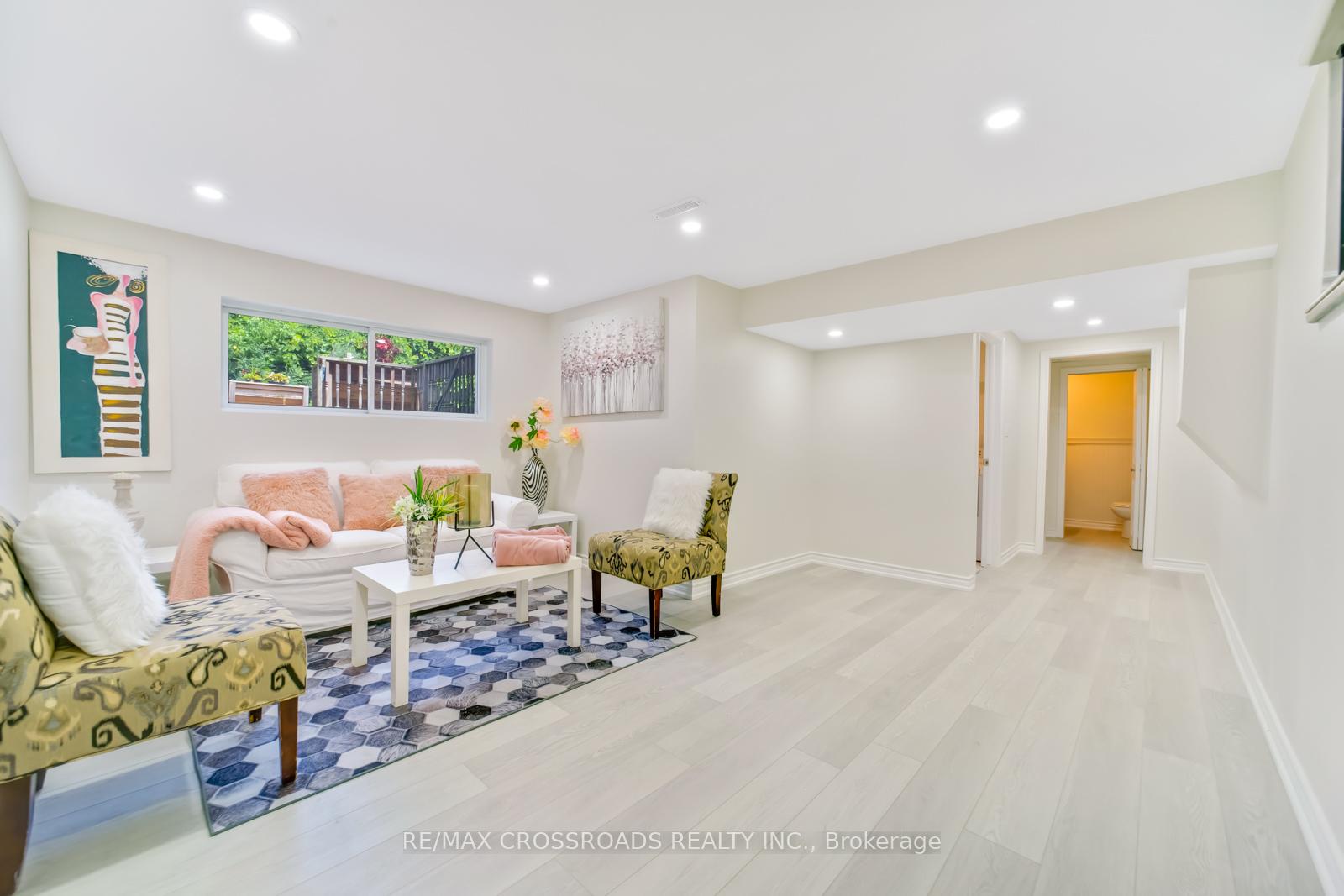 Photo 25 of 20 Deerpark Crescent, Clarington, Bowmanville — HOMEH