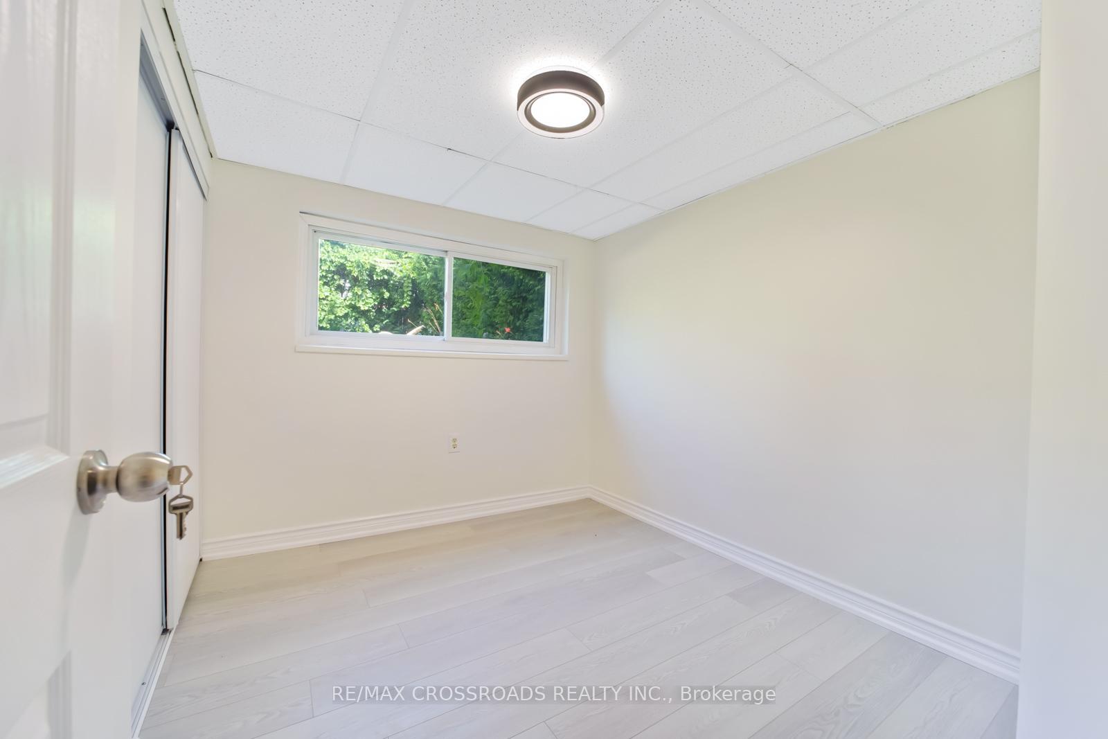 Photo 24 of 20 Deerpark Crescent, Clarington, Bowmanville — HOMEH